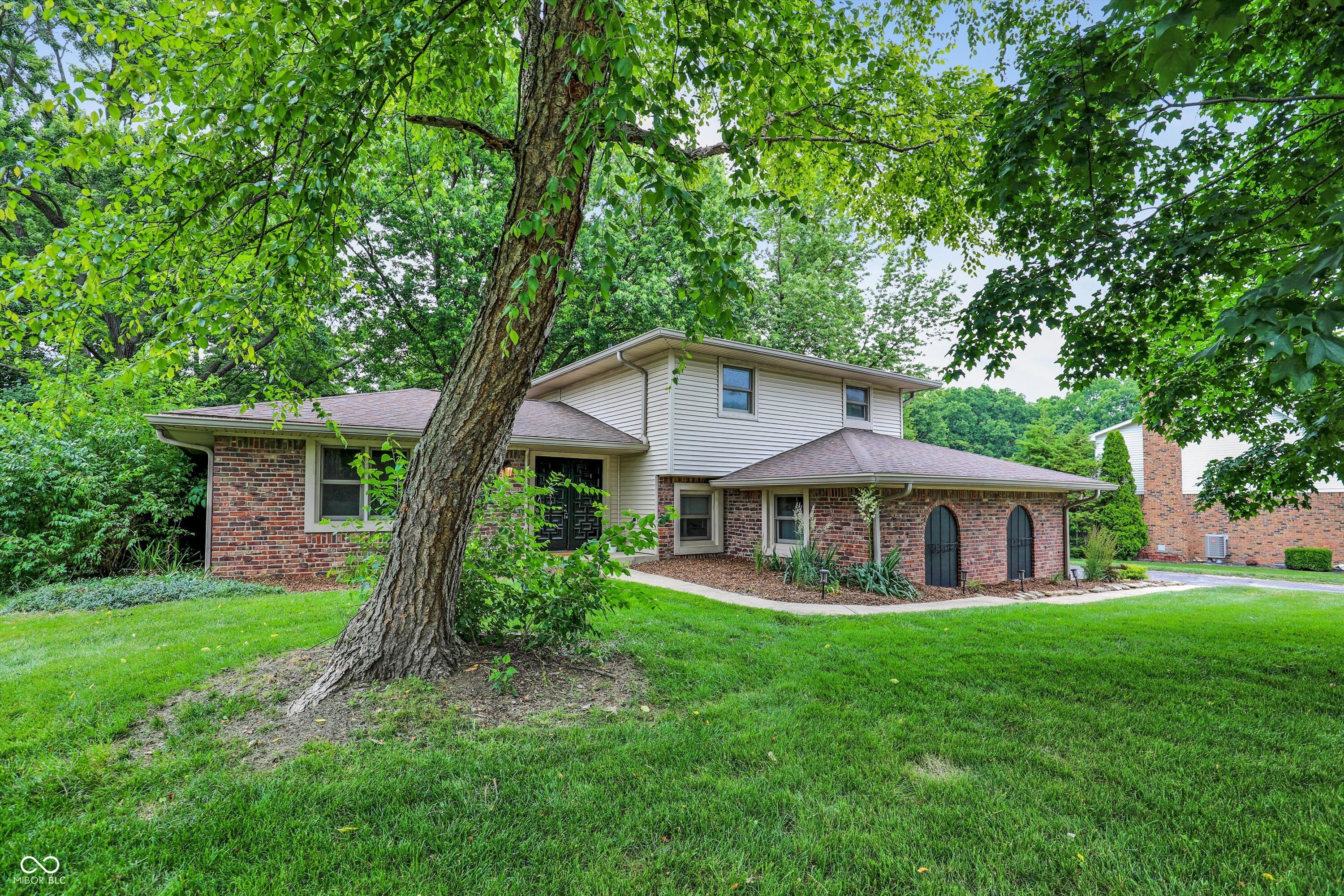 4570 Moccosin Place