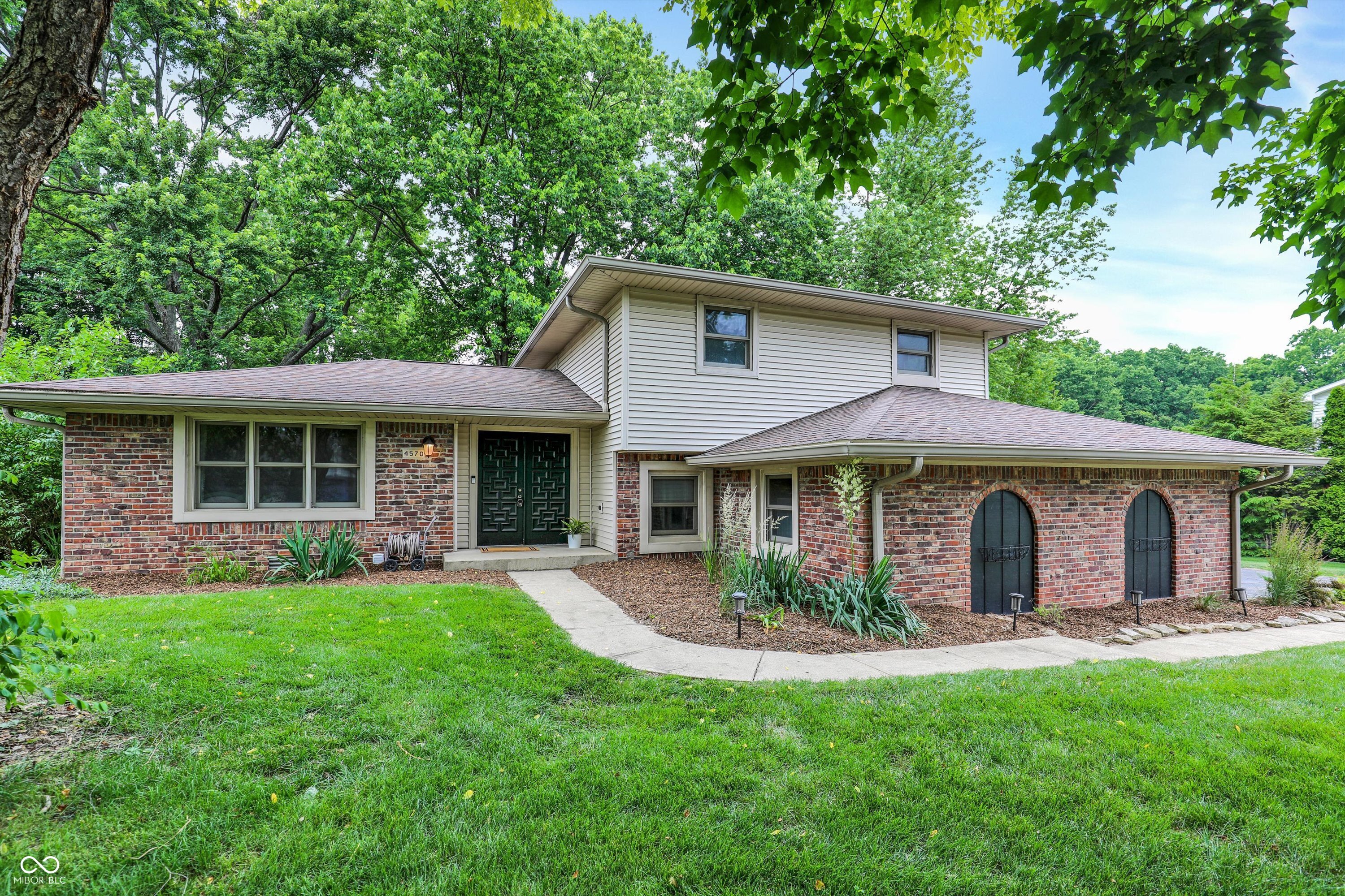 4570 Moccosin Place