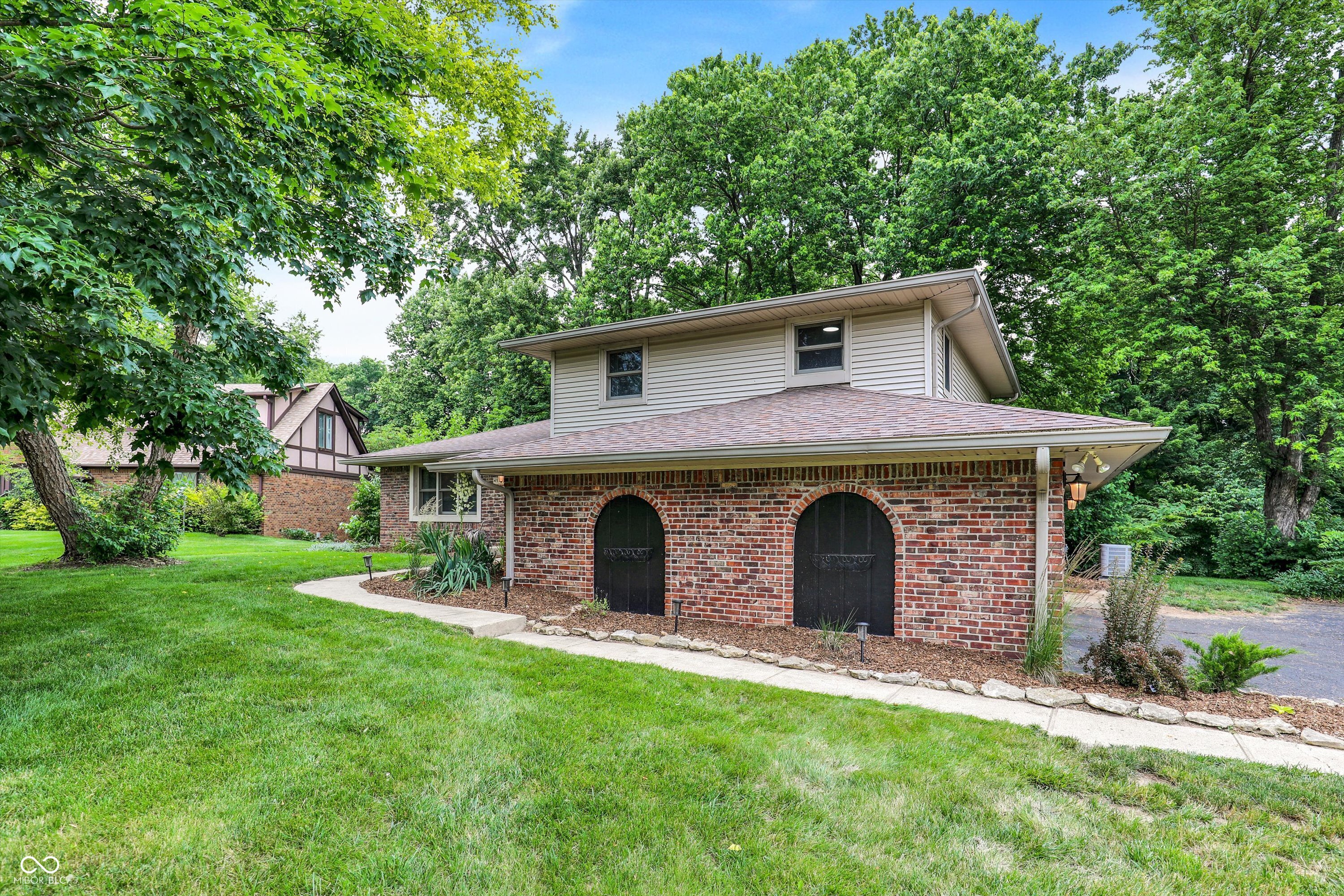 4570 Moccosin Place
