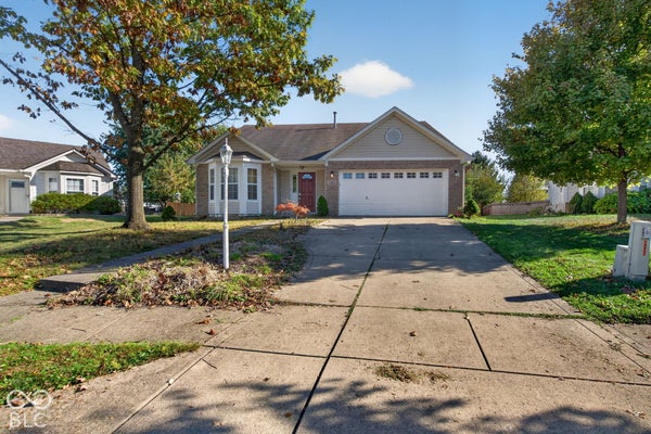 10673 BRAEWICK CIR, FISHERS, IN 46037 - Image 93a7b1833ad181c72d29e4de5daa6d4b/3904994794