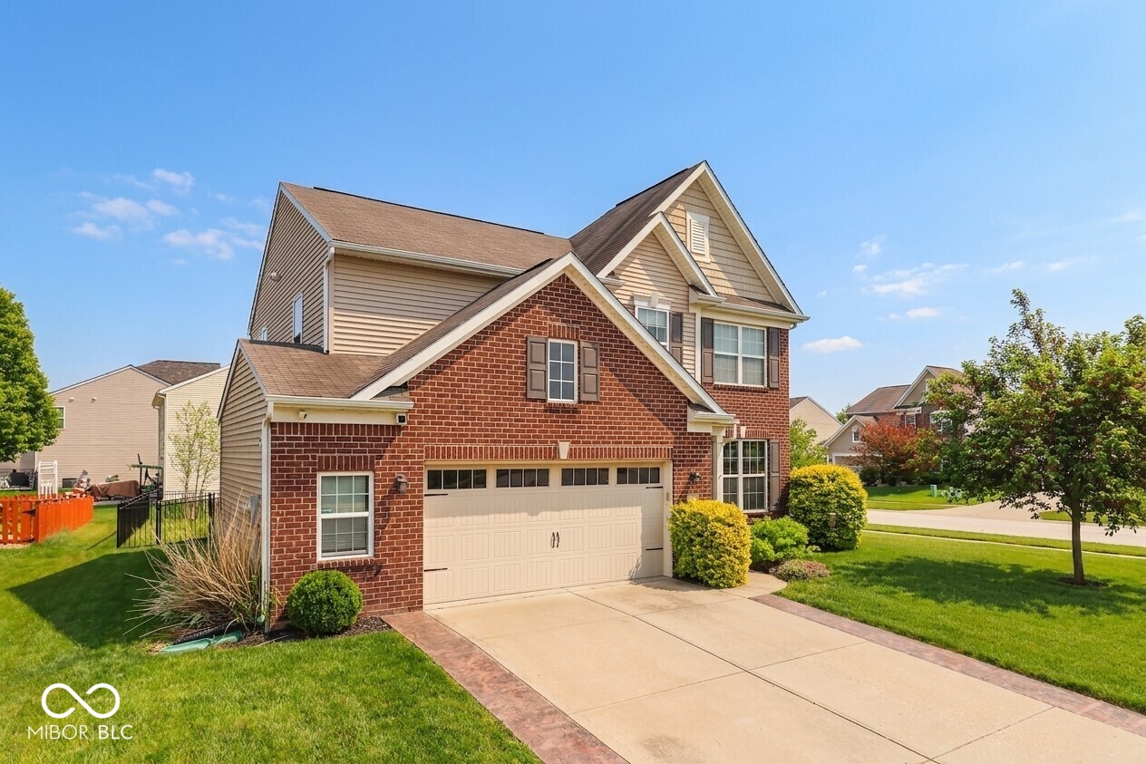 2689 Falcon Drive
