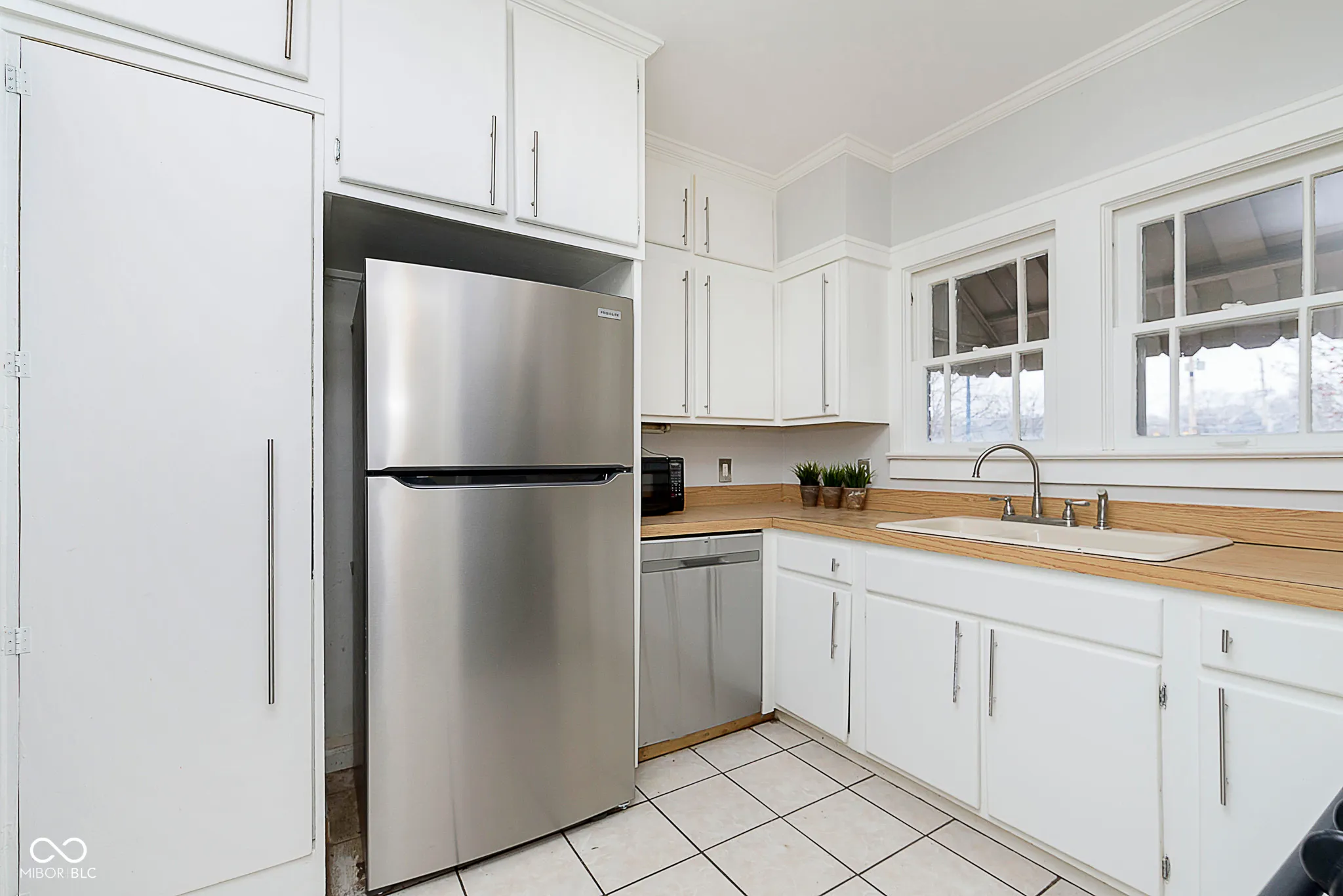 Indianapolis, Indiana 46220, United States, 2 Bedrooms Bedrooms, ,1 BathroomBathrooms,Residential,Pending,14786