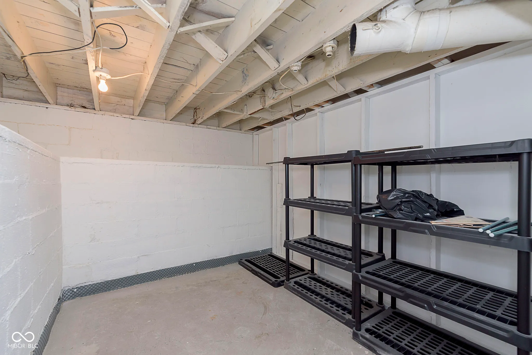 Indianapolis, Indiana 46220, United States, 2 Bedrooms Bedrooms, ,1 BathroomBathrooms,Residential,Pending,14786