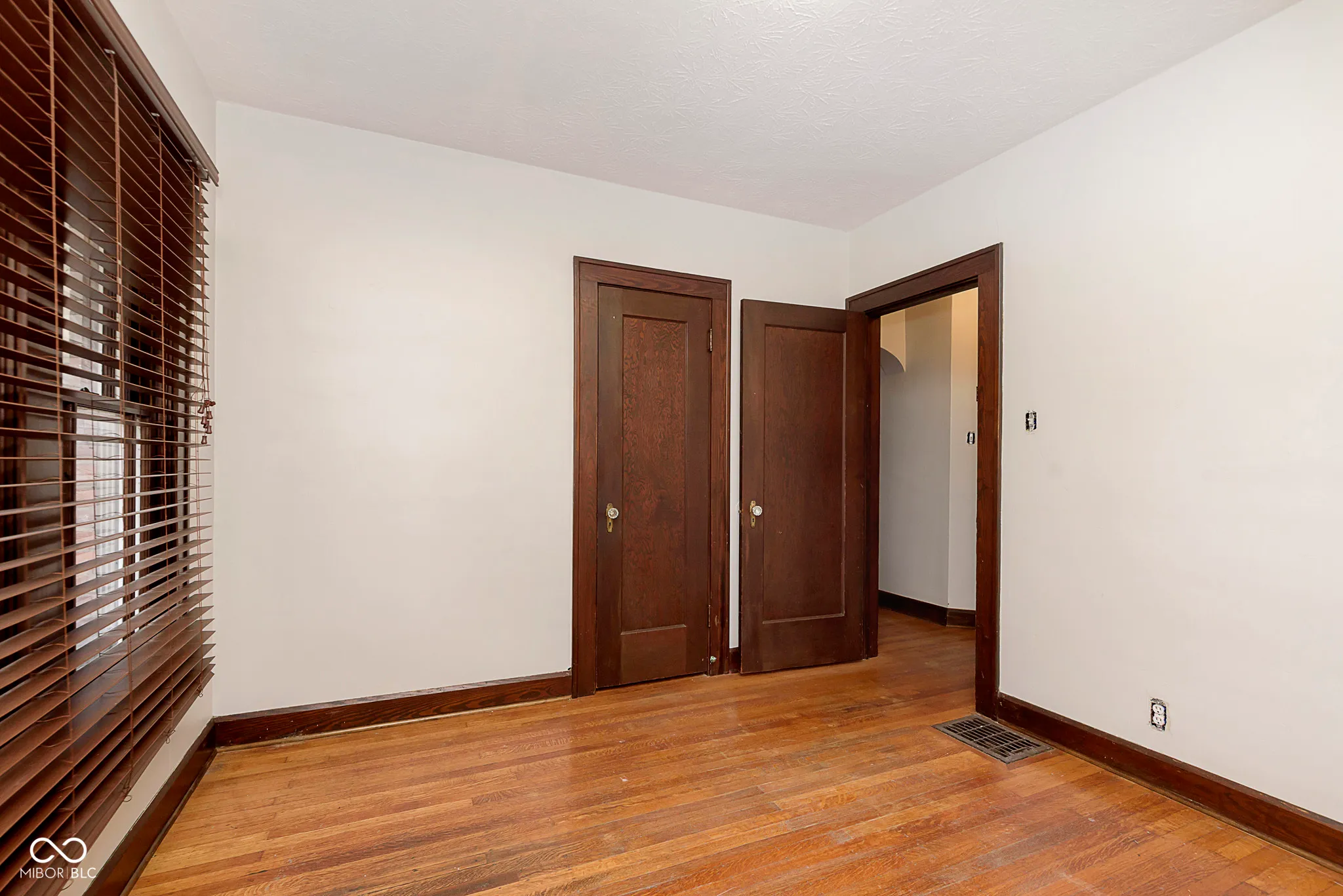 Indianapolis, Indiana 46220, United States, 2 Bedrooms Bedrooms, ,1 BathroomBathrooms,Residential,Pending,14786