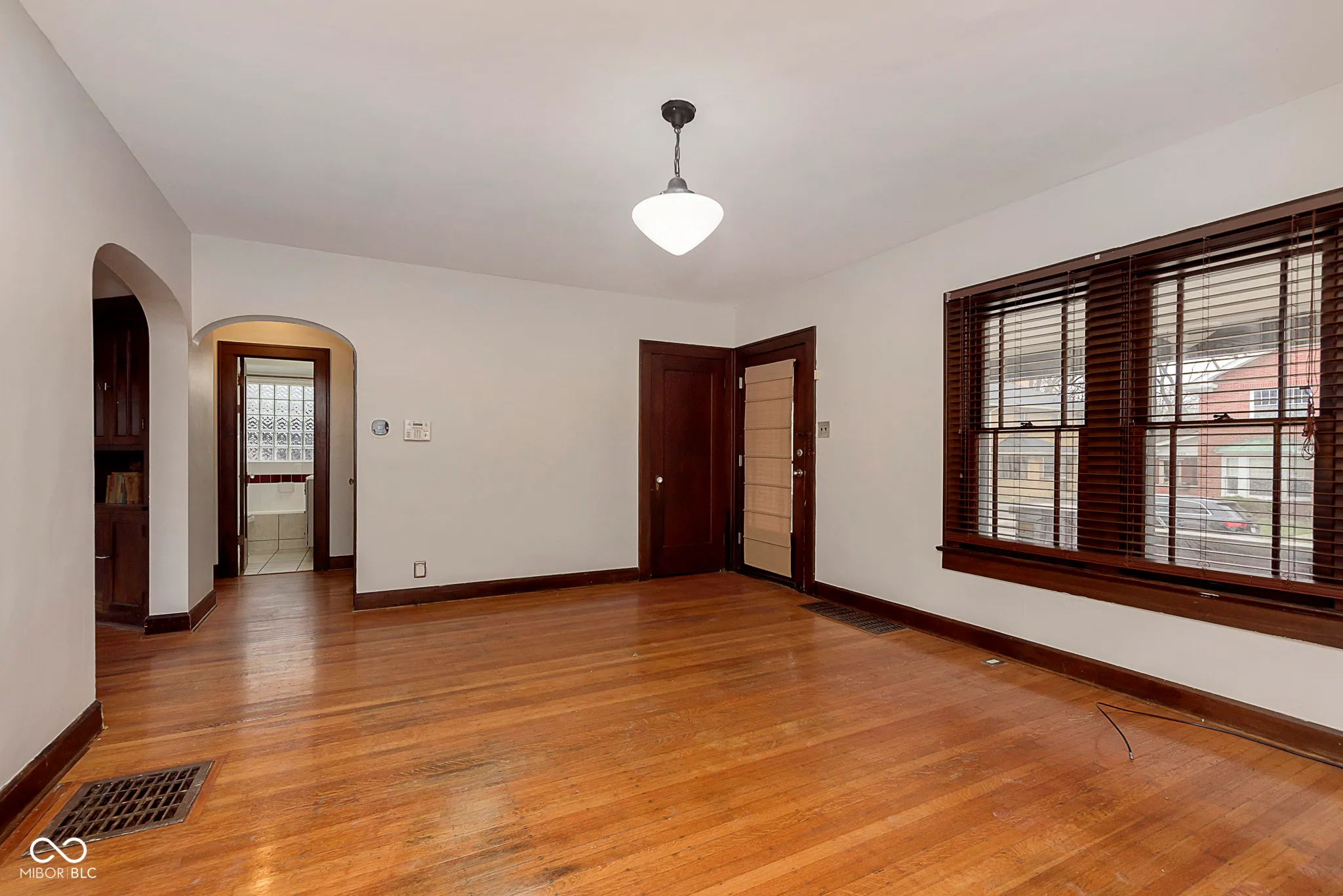 Indianapolis, Indiana 46220, United States, 2 Bedrooms Bedrooms, ,1 BathroomBathrooms,Residential,Pending,14786