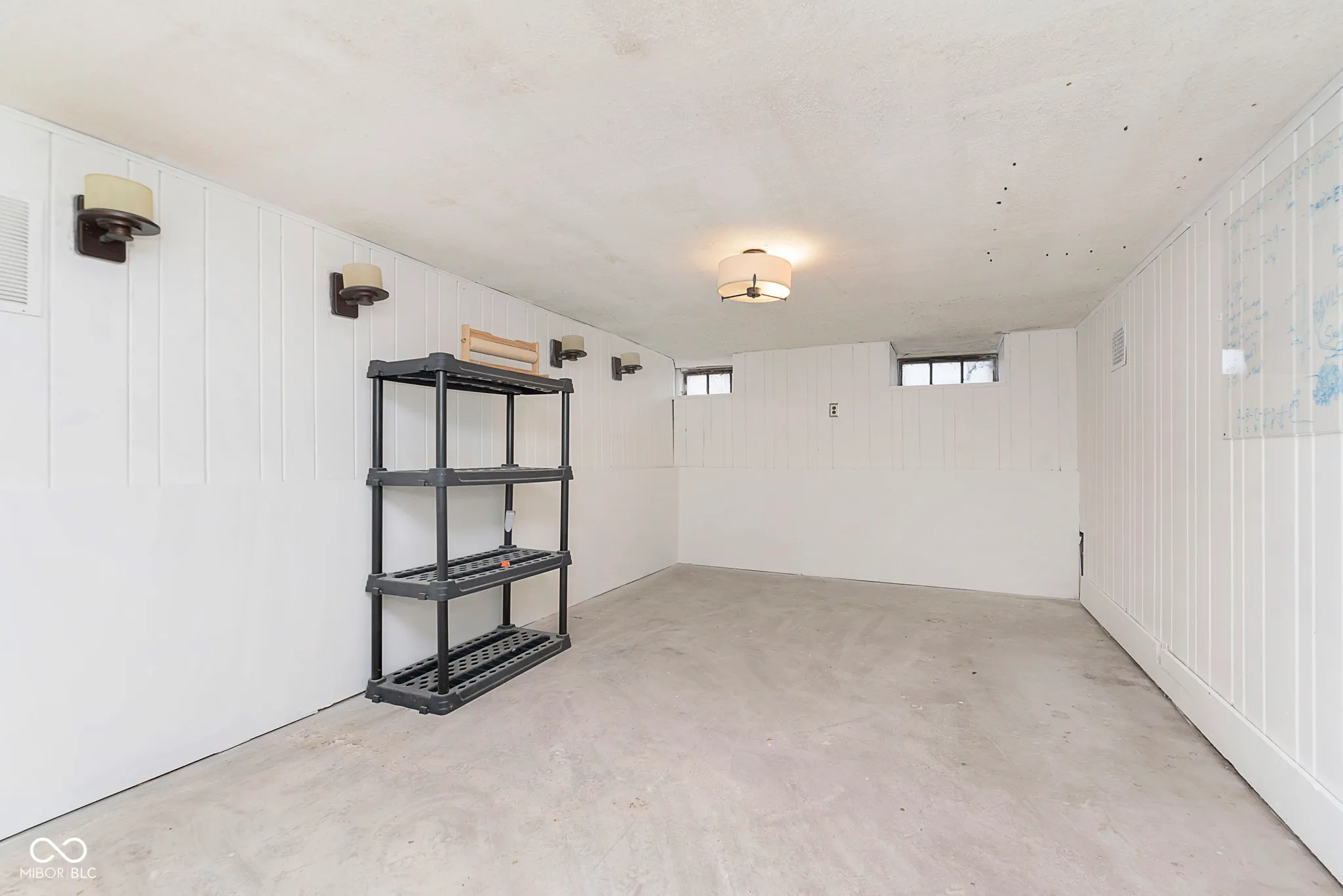 Indianapolis, Indiana 46220, United States, 2 Bedrooms Bedrooms, ,1 BathroomBathrooms,Residential,Pending,14786