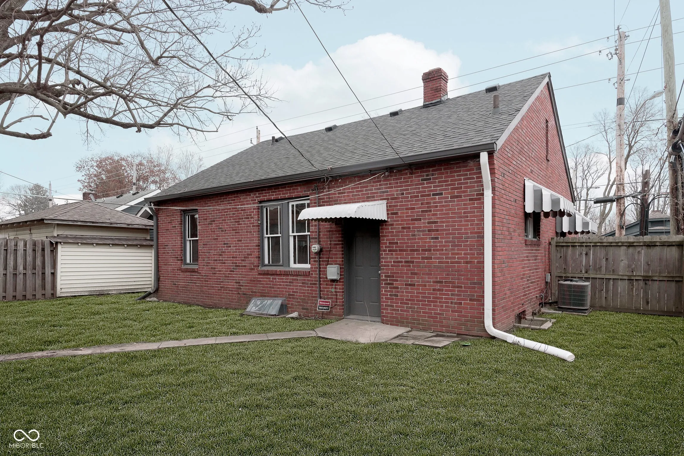 Indianapolis, Indiana 46220, United States, 2 Bedrooms Bedrooms, ,1 BathroomBathrooms,Residential,Pending,14786