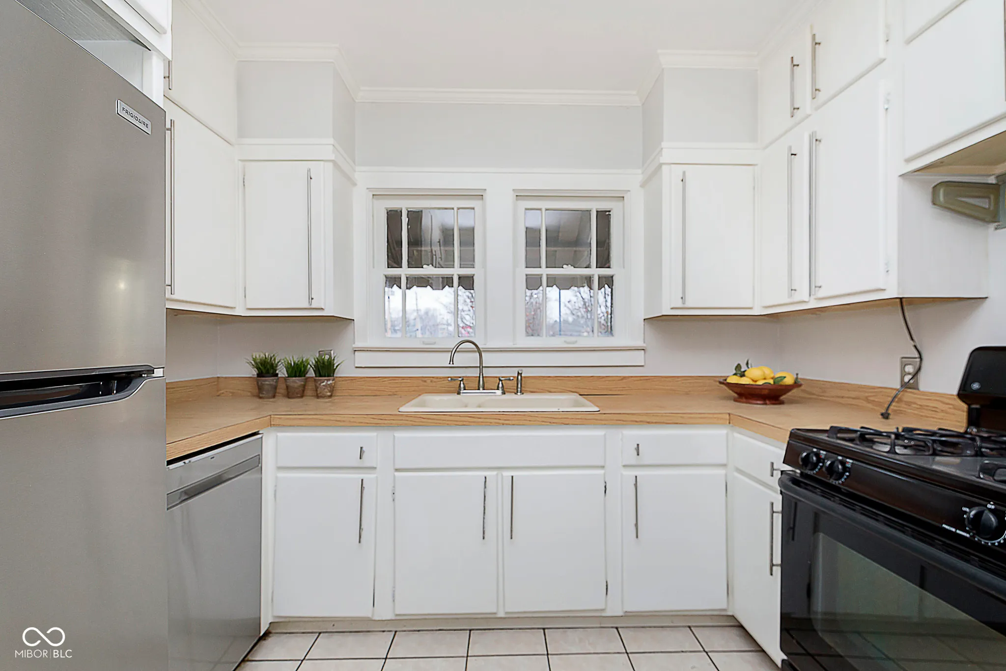 Indianapolis, Indiana 46220, United States, 2 Bedrooms Bedrooms, ,1 BathroomBathrooms,Residential,Pending,14786