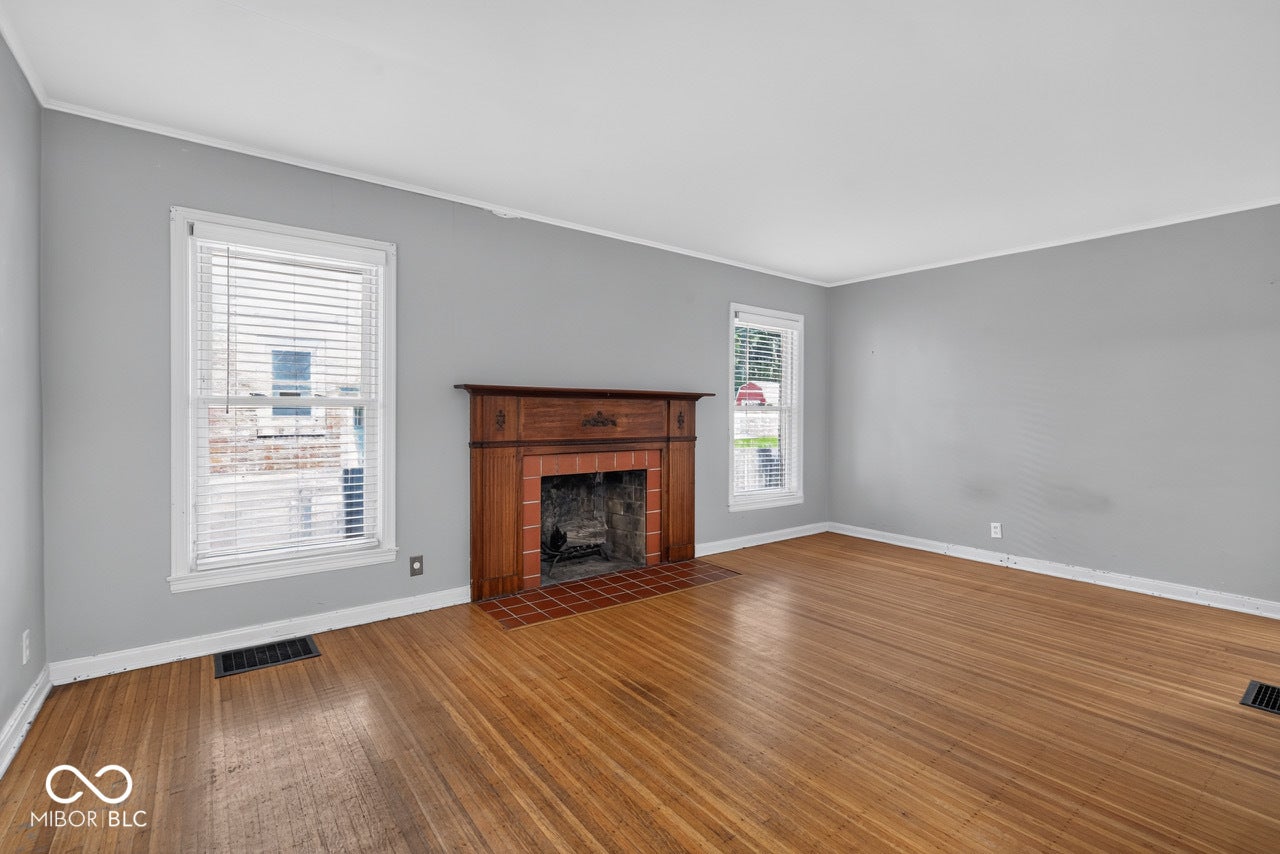 6009 Winthrop