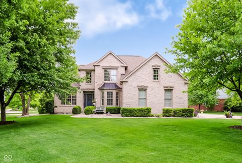 Photo of 896 Silverleaf Drive, Greenwood, IN 46143 (MLS # 22100928)