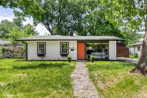 Photo of 4630 Thrush DR, Indianapolis, IN 46222 (MLS # 22106298)