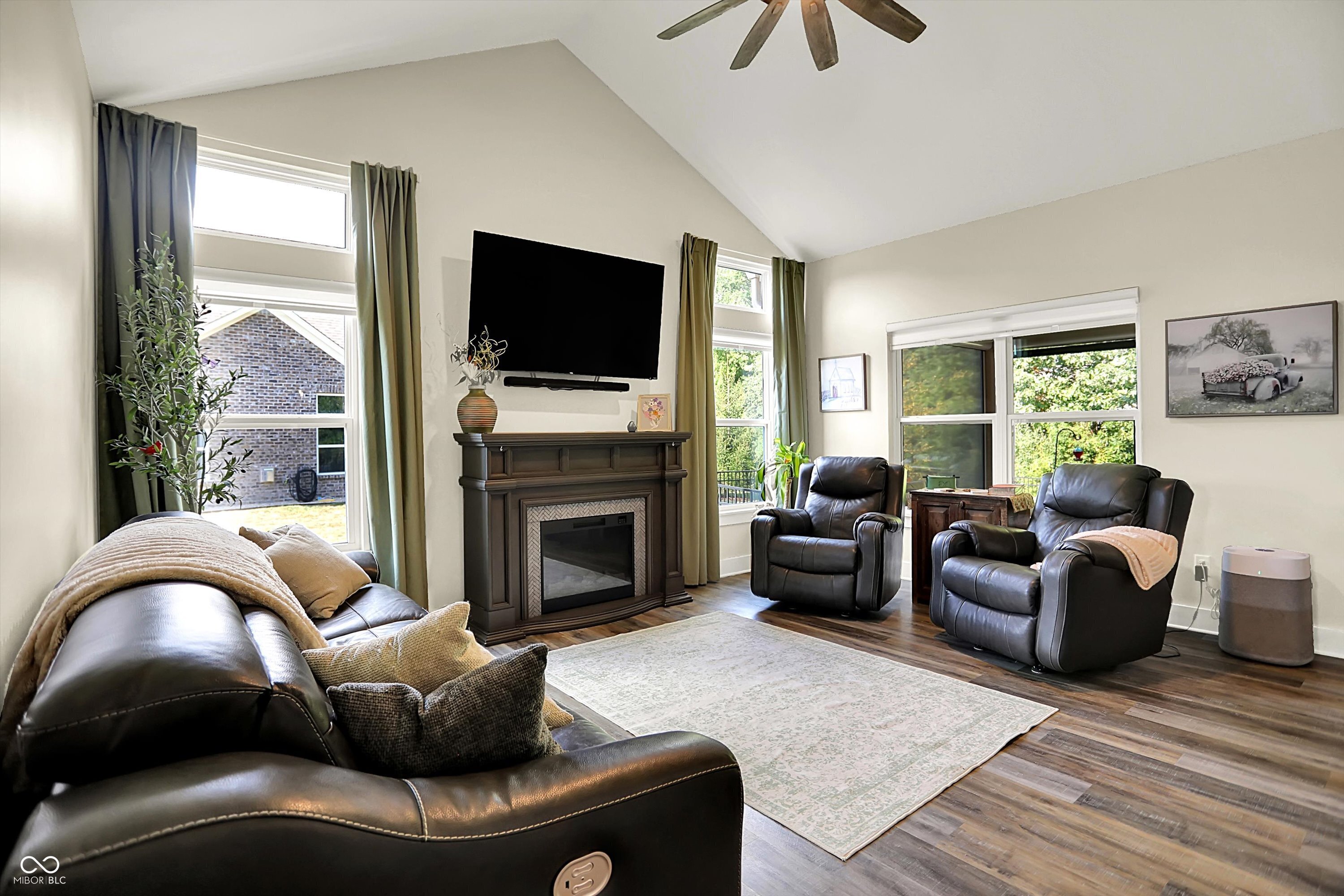 1089 Summerwood Boulevard