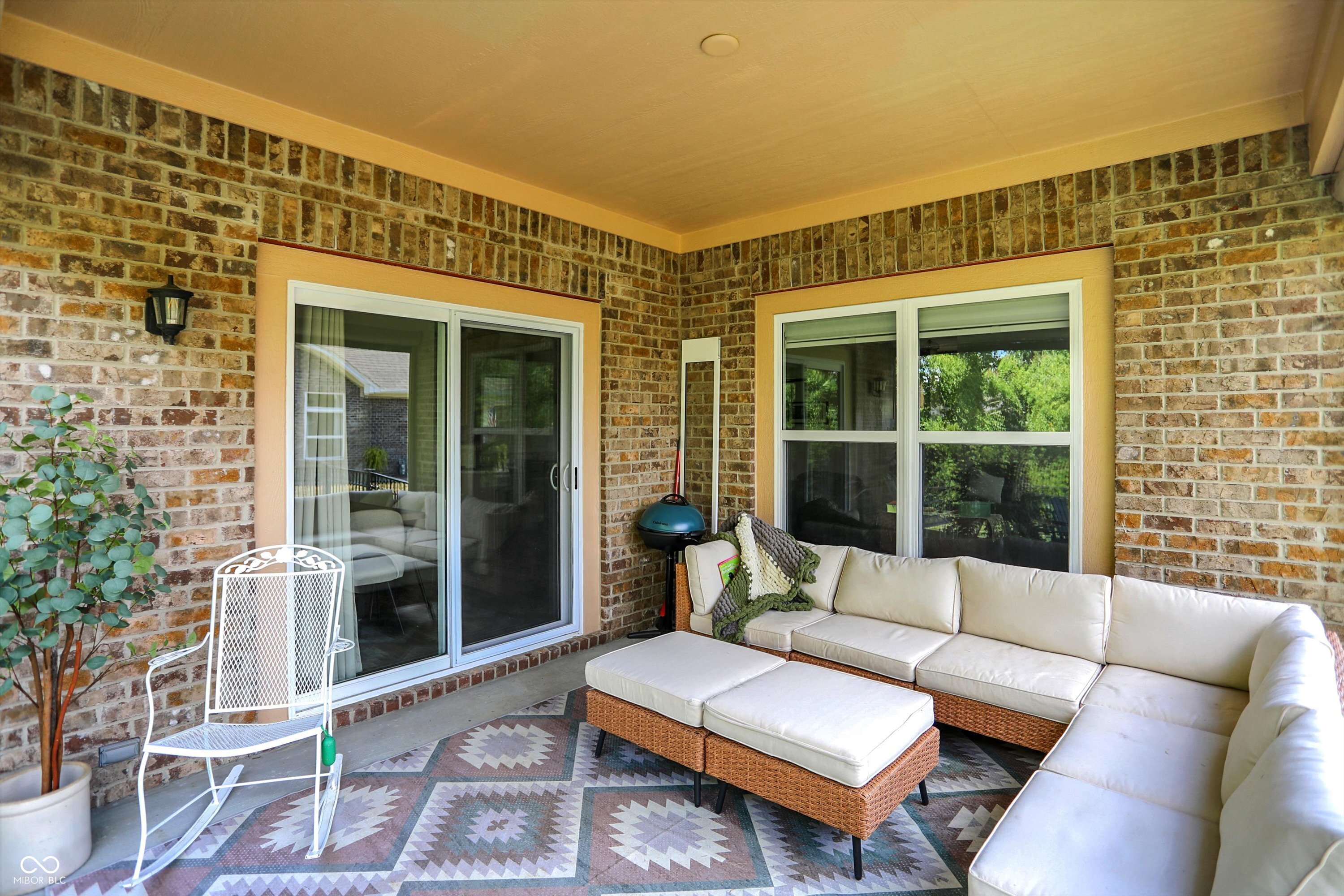 1089 Summerwood Boulevard