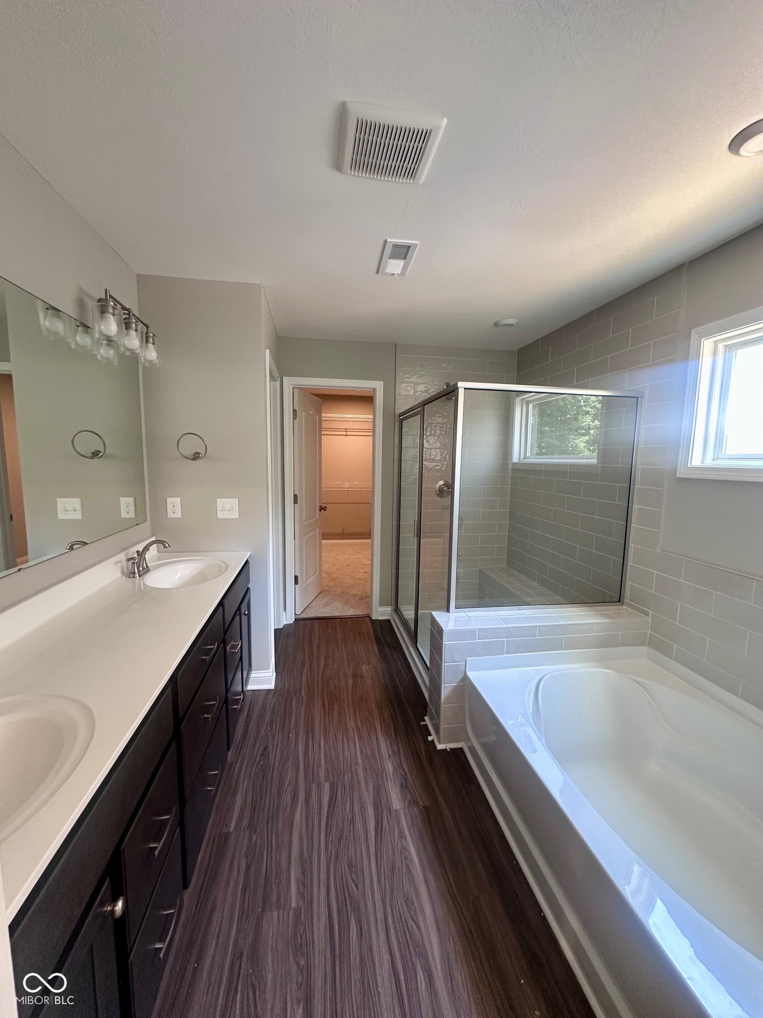 6887 Oakdale Lane
