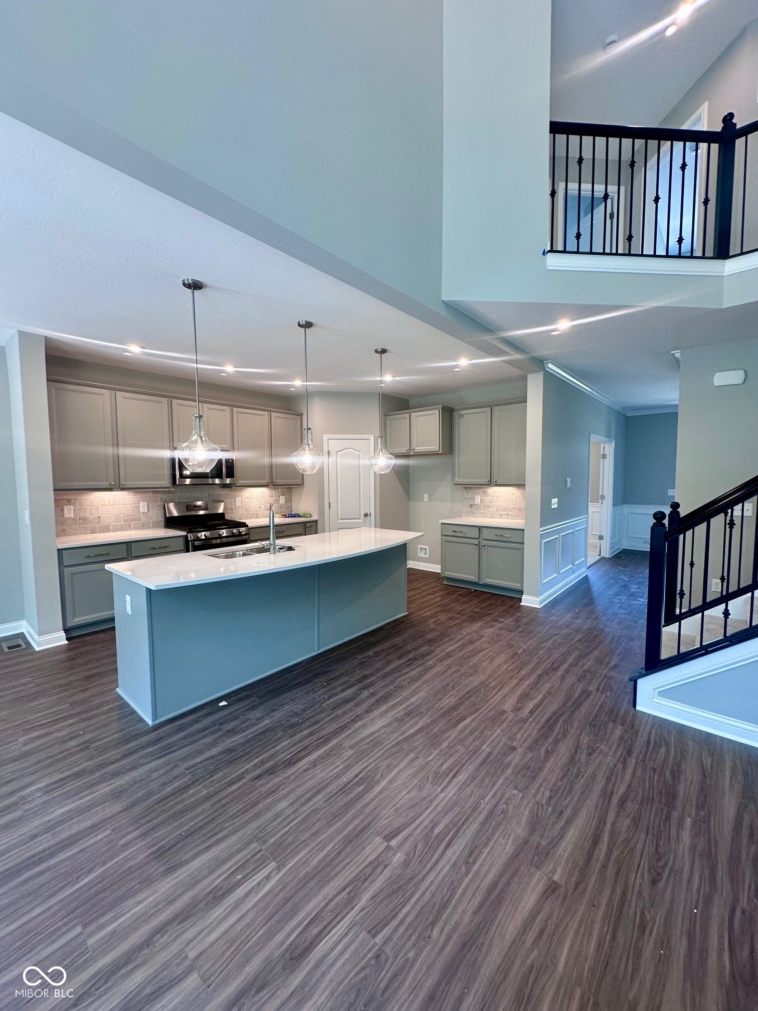 6887 Oakdale Lane