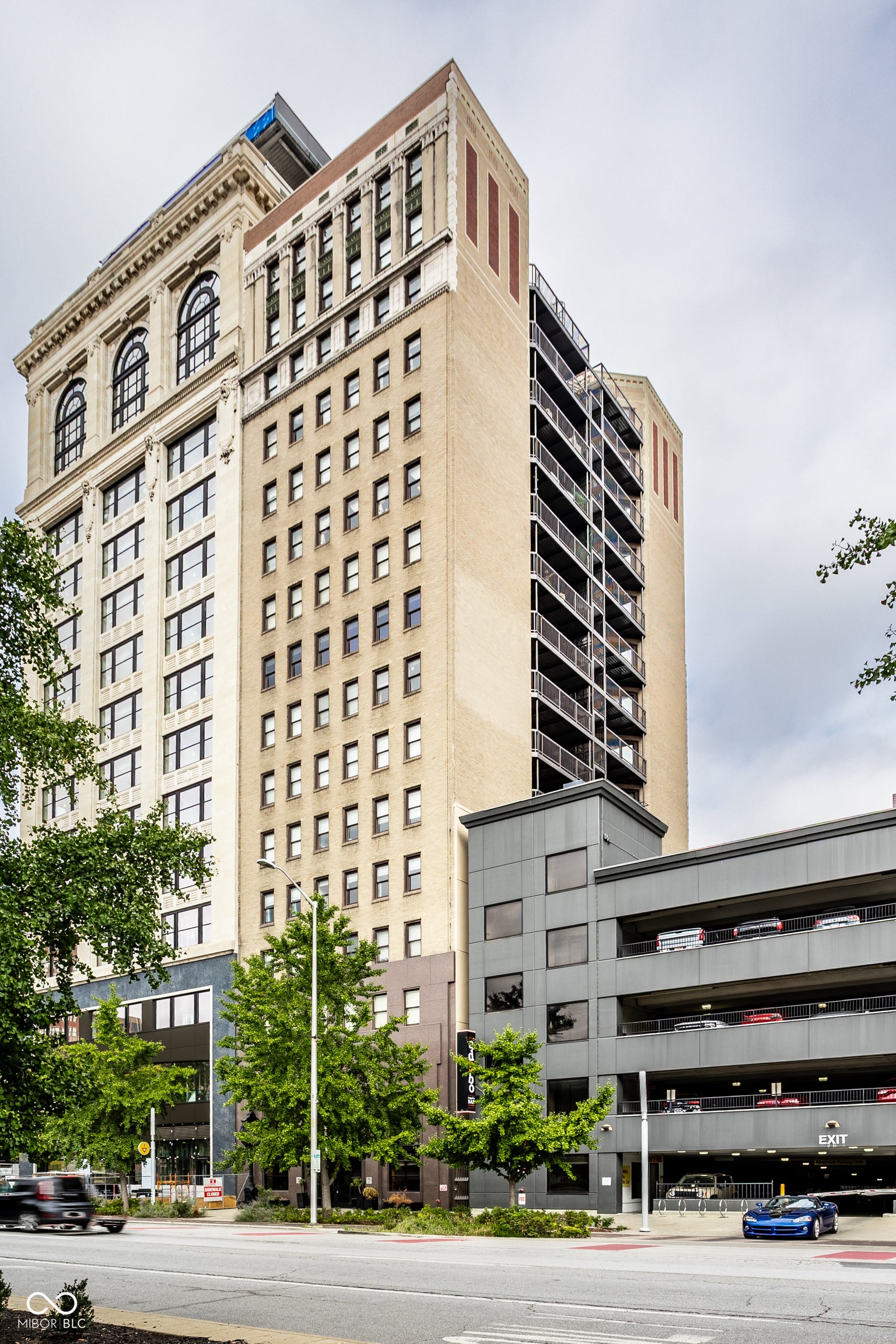 110 E Washington Street # 1402