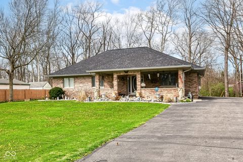 Photo of 7430 English Avenue, Indianapolis, IN 46219 (MLS # 22093301)