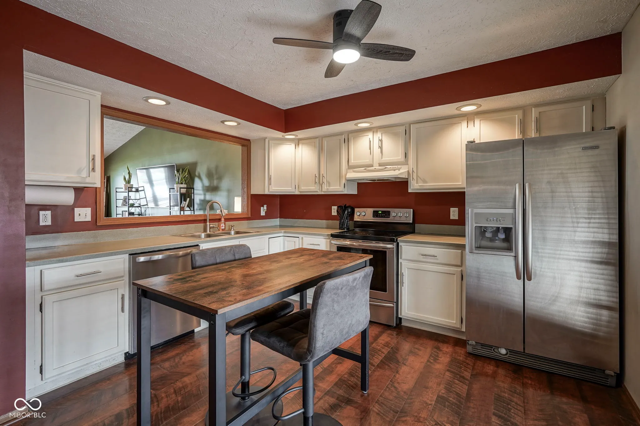 Greenwood, Indiana 46143, United States, 2 Bedrooms Bedrooms, ,2 BathroomsBathrooms,Residential,Pending,102931