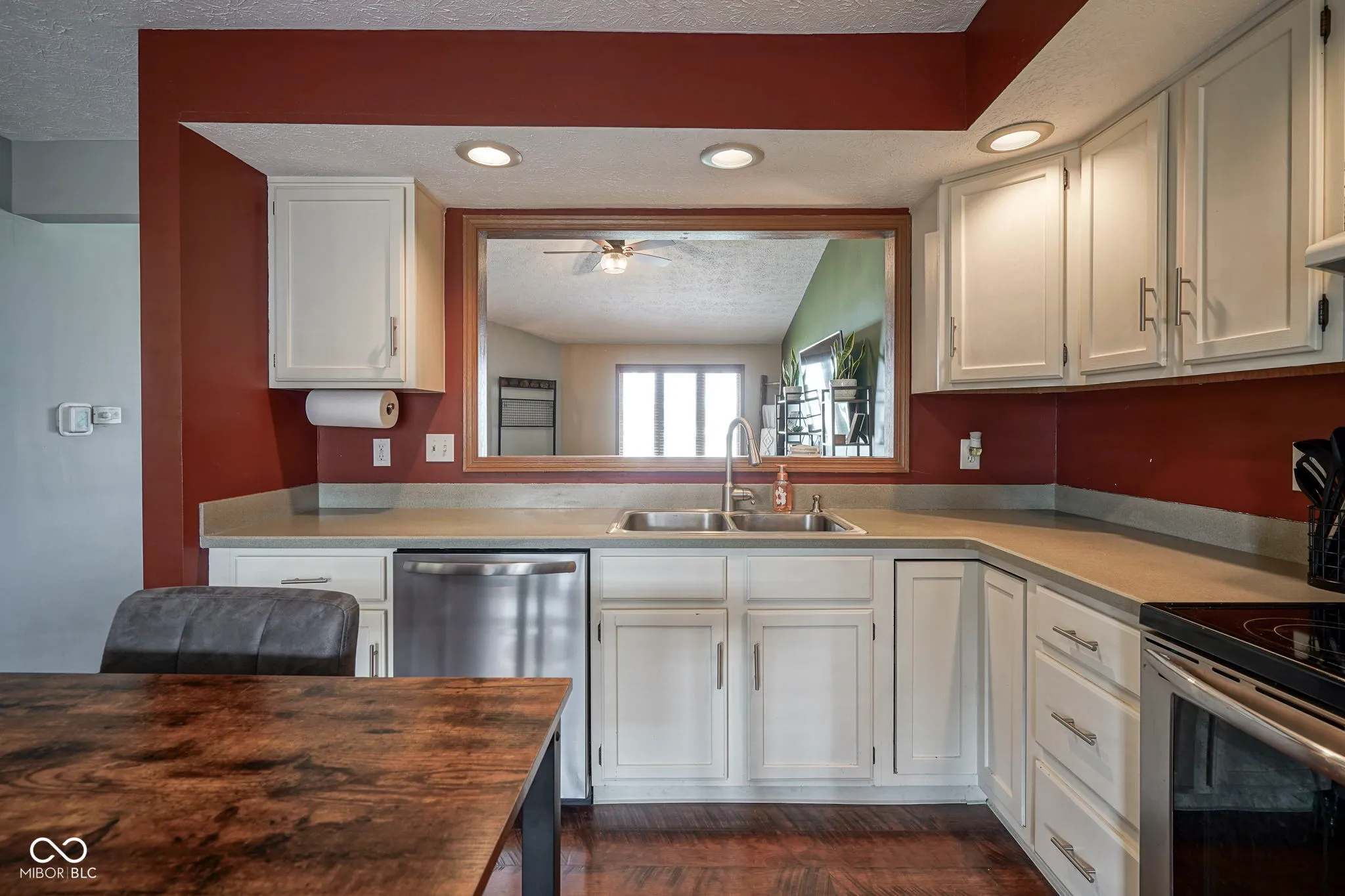 Greenwood, Indiana 46143, United States, 2 Bedrooms Bedrooms, ,2 BathroomsBathrooms,Residential,Pending,102931