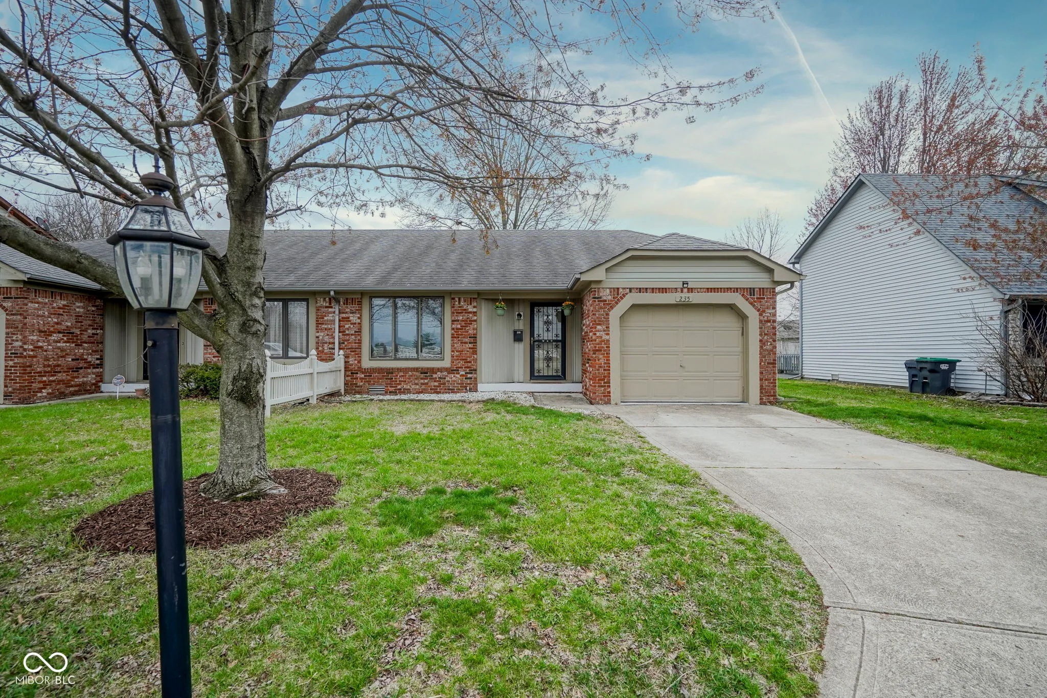 Greenwood, Indiana 46143, United States, 2 Bedrooms Bedrooms, ,2 BathroomsBathrooms,Residential,Pending,102931