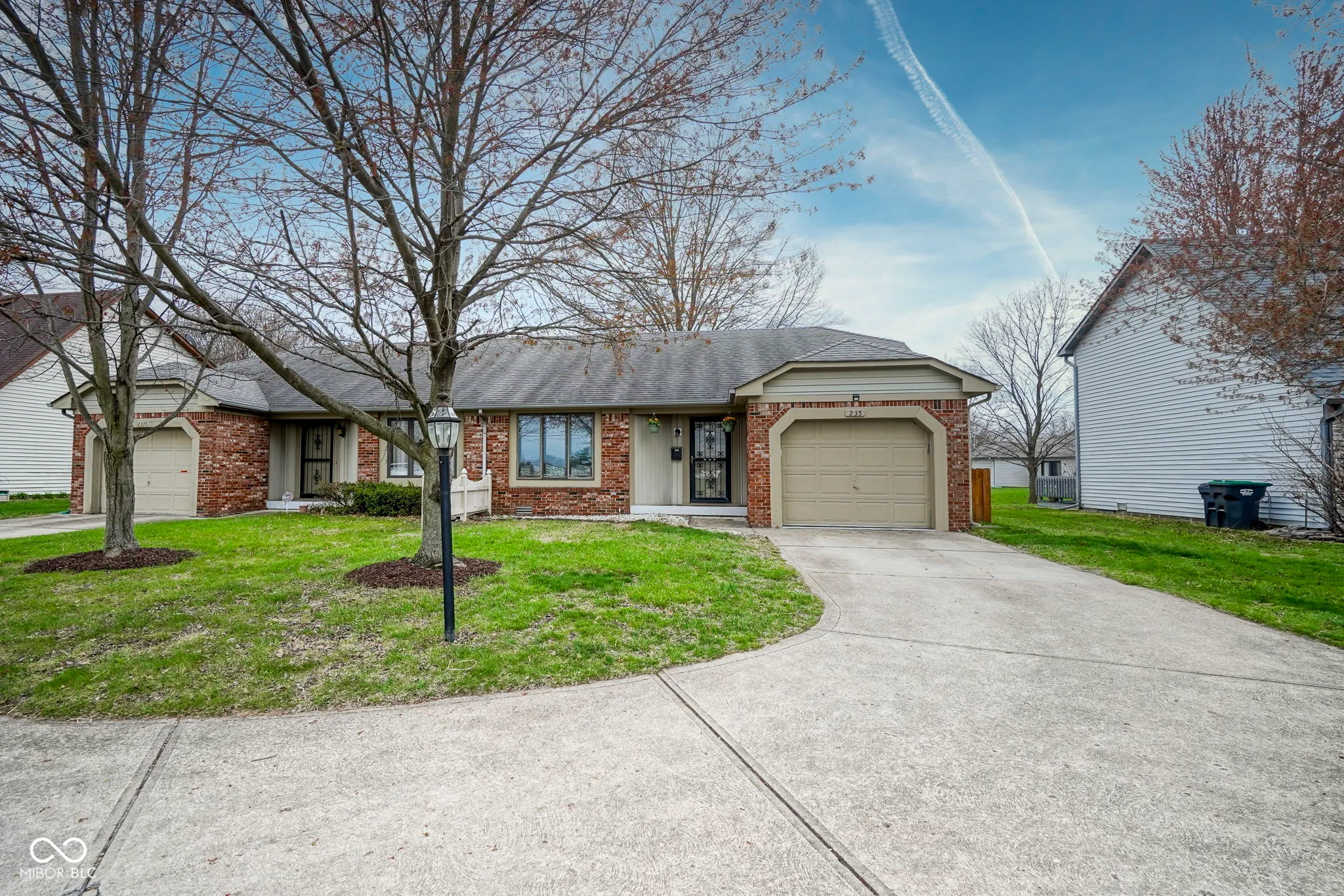 Greenwood, Indiana 46143, United States, 2 Bedrooms Bedrooms, ,2 BathroomsBathrooms,Residential,Pending,102931