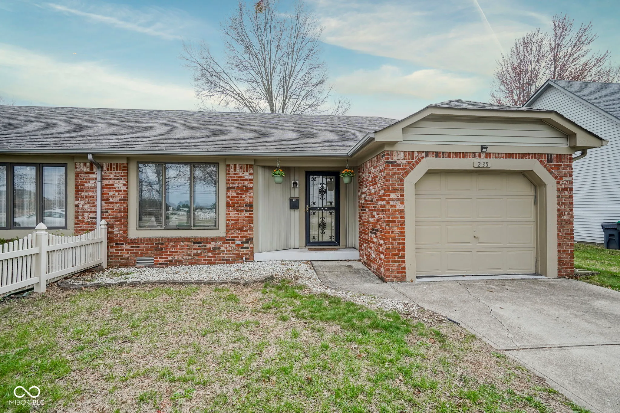 Greenwood, Indiana 46143, United States, 2 Bedrooms Bedrooms, ,2 BathroomsBathrooms,Residential,Pending,102931