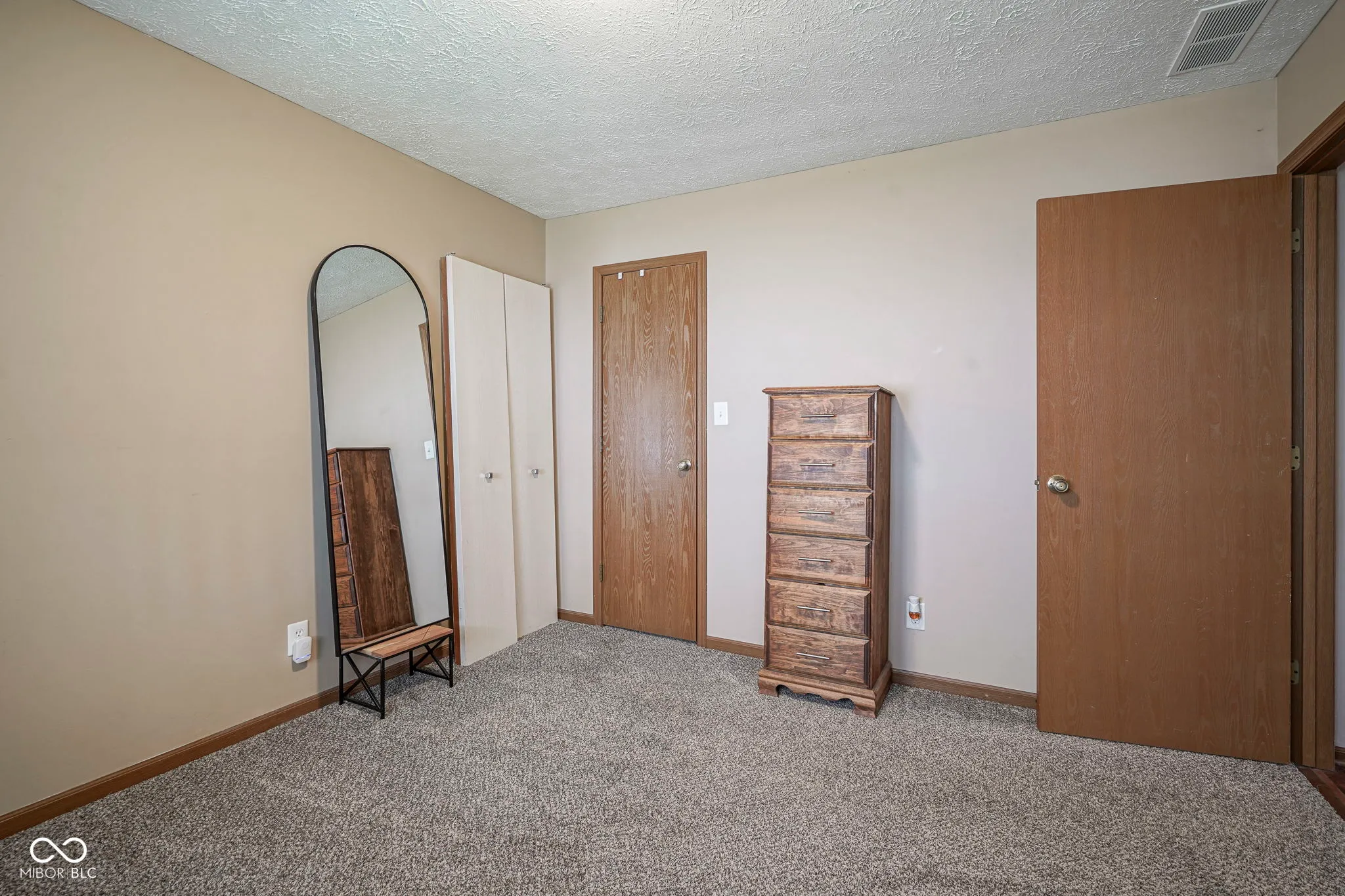 Greenwood, Indiana 46143, United States, 2 Bedrooms Bedrooms, ,2 BathroomsBathrooms,Residential,Pending,102931