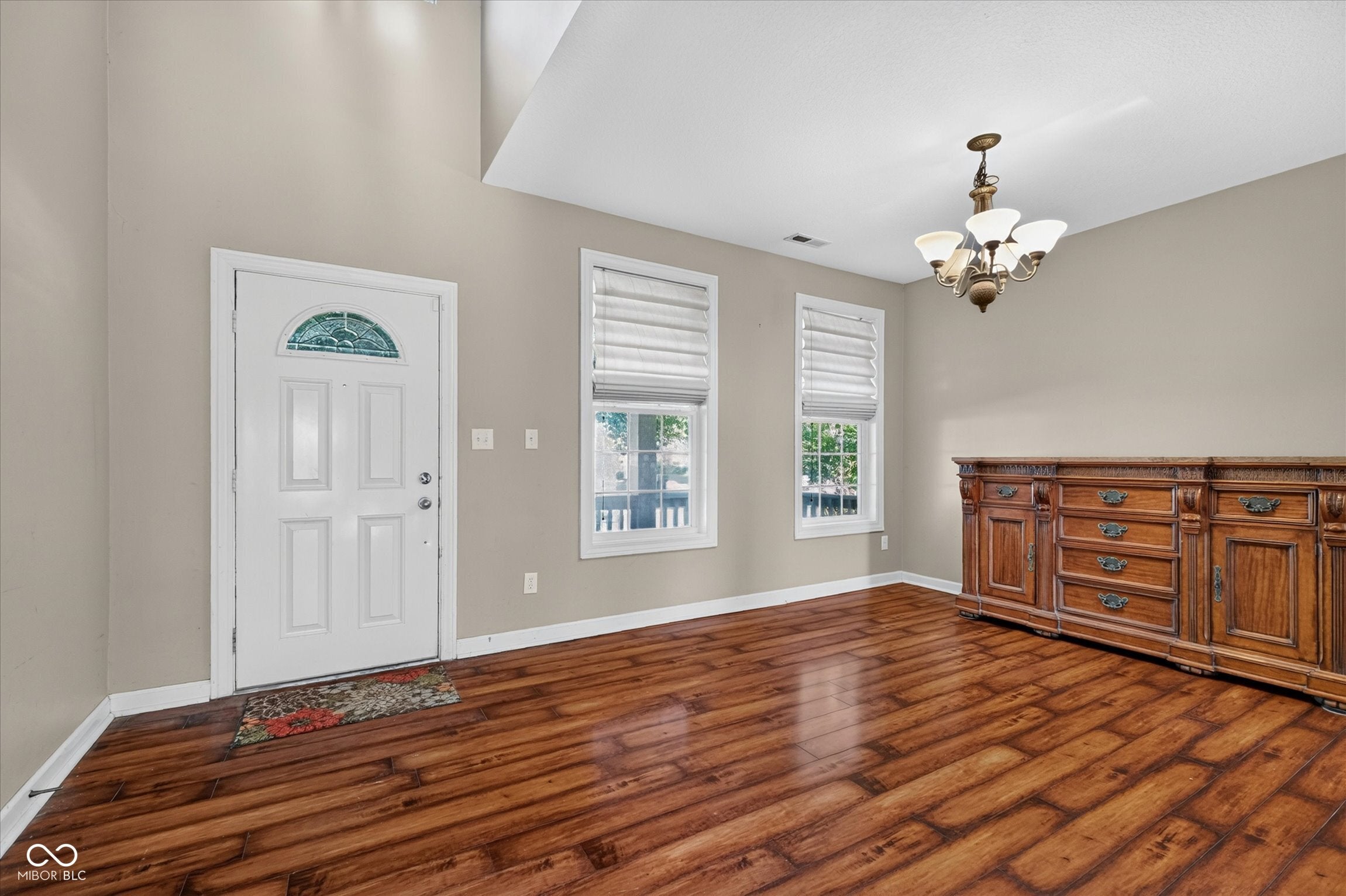 5889 Monticello Square Lane