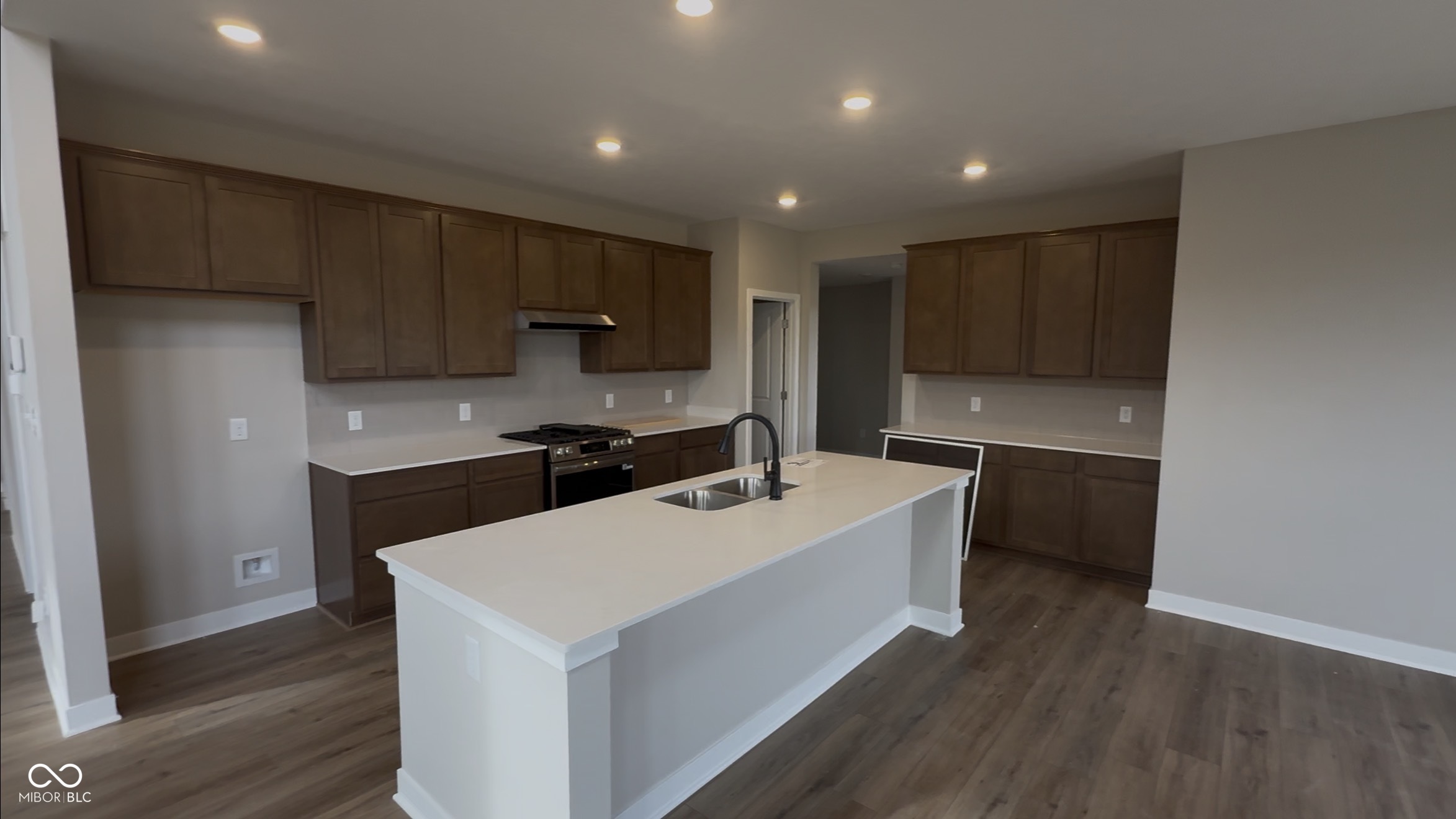 9799 Creekside Circle