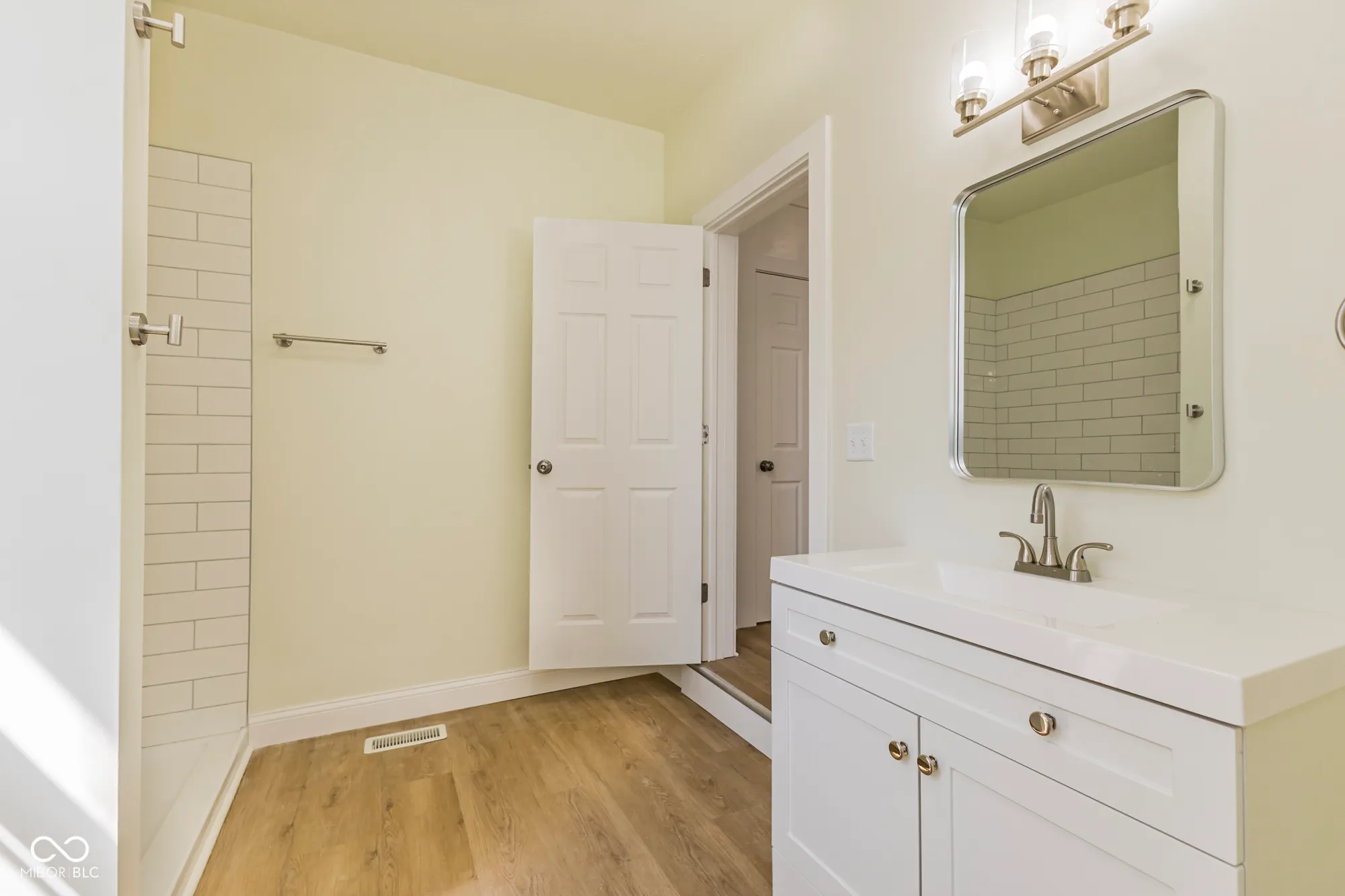 Greensburg, Indiana 47240, United States, 3 Bedrooms Bedrooms, ,2 BathroomsBathrooms,Residential,Pending,210658