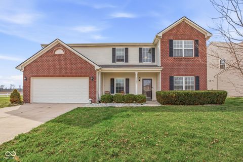 Photo of 11851 Fawn Crest Drive, Indianapolis, IN 46235 (MLS # 22092758)
