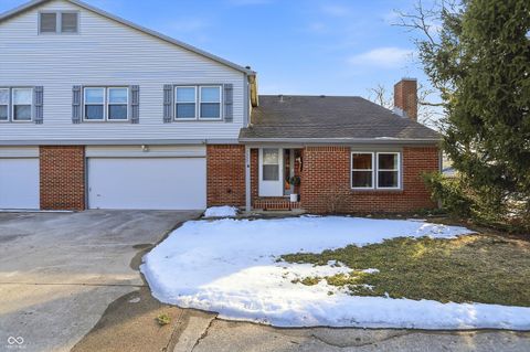 Photo of 7553 Farm View Circle E, Indianapolis, IN 46256 (MLS # 22083821)