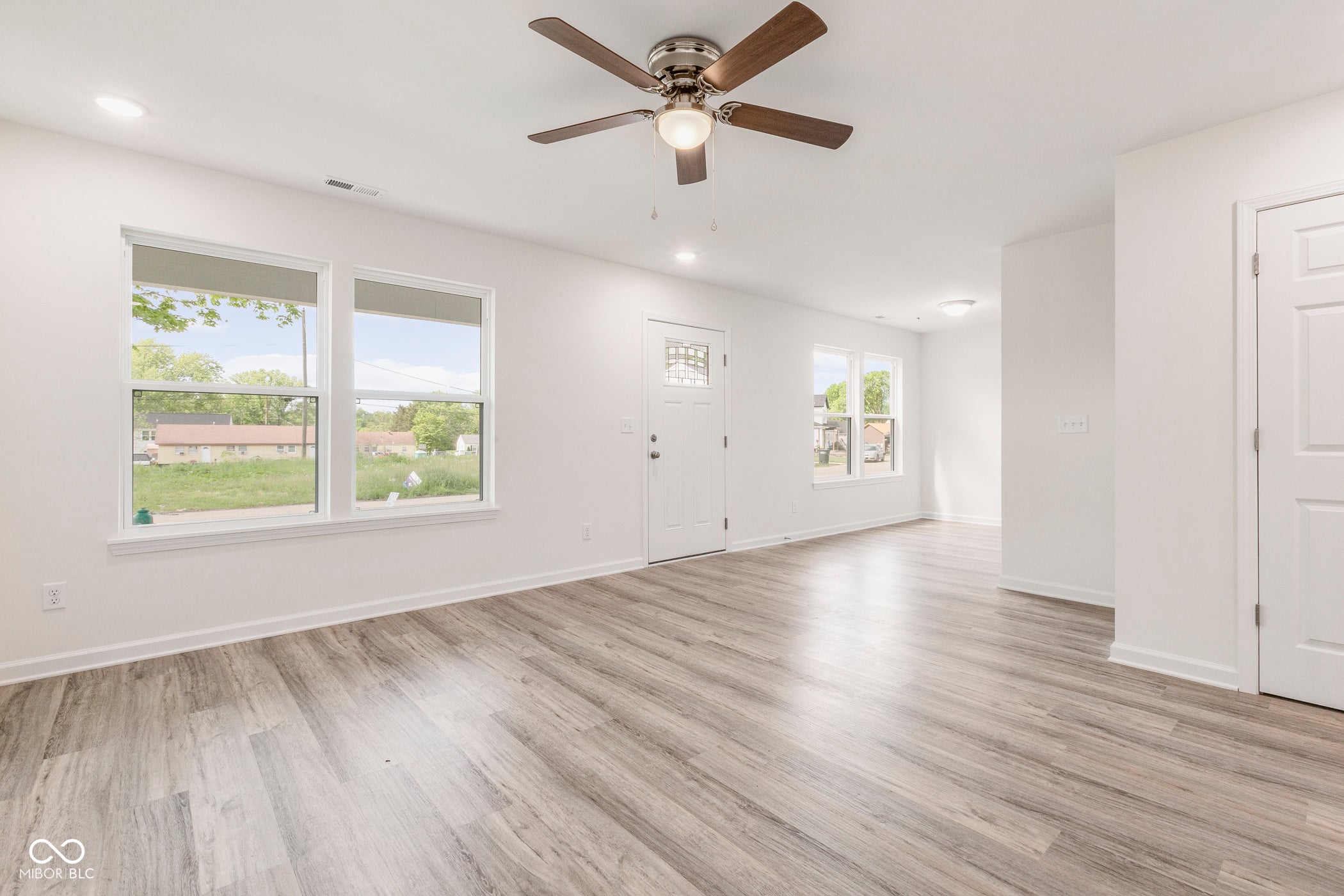 2889 Country Squire Boulevard