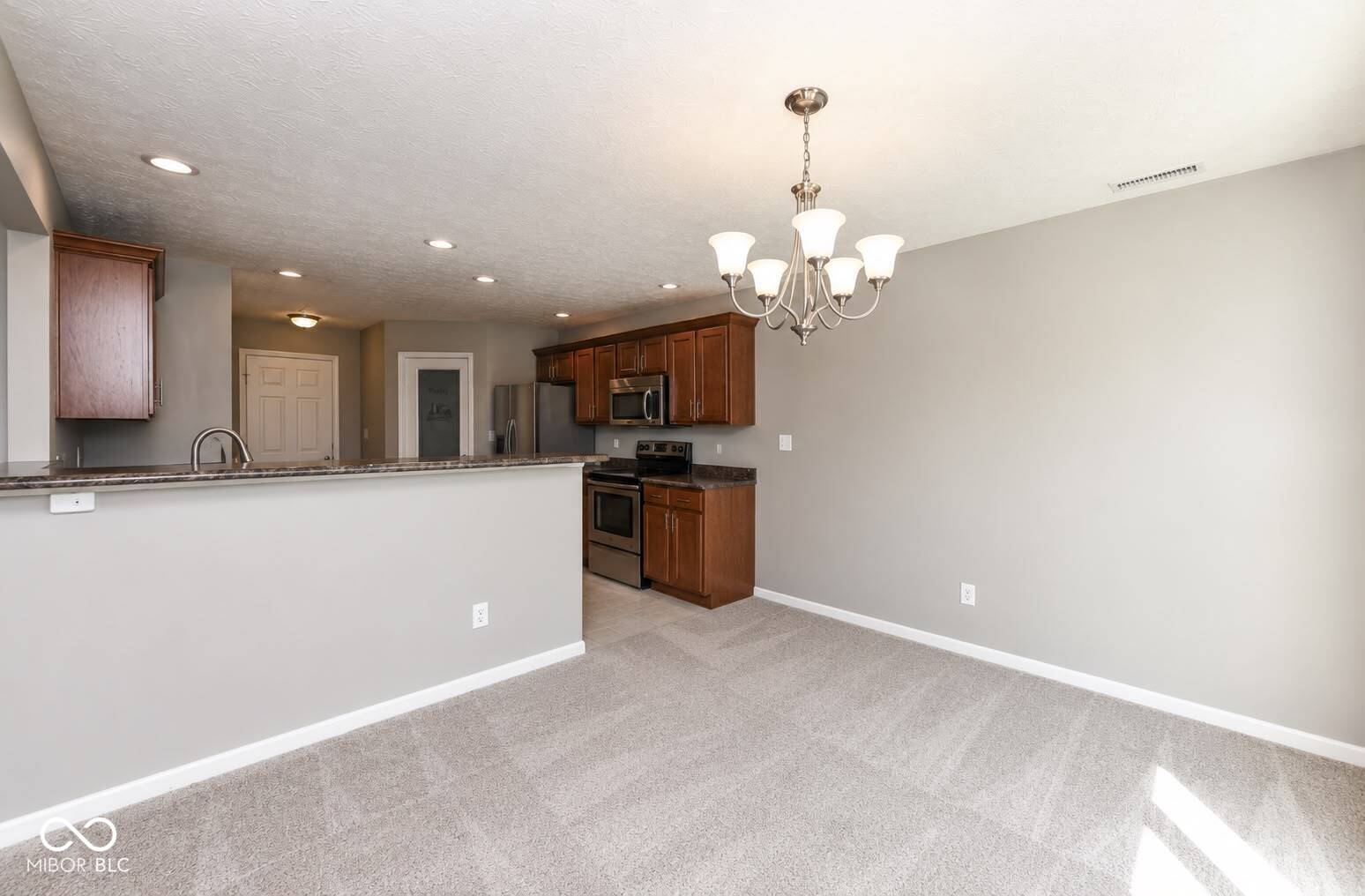 3391 Roundlake Lane