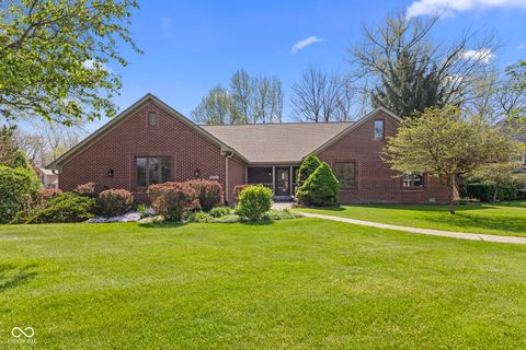 Photo of 6605 Mossy Rock Lane, Indianapolis, IN 46237 (MLS # 22094789)