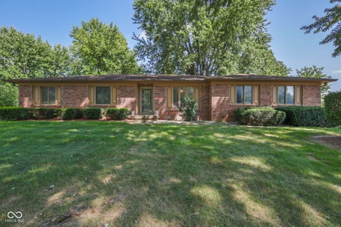 Photo of 199 N Windmill Trail, Greenwood, IN 46142 (MLS # 22123537)