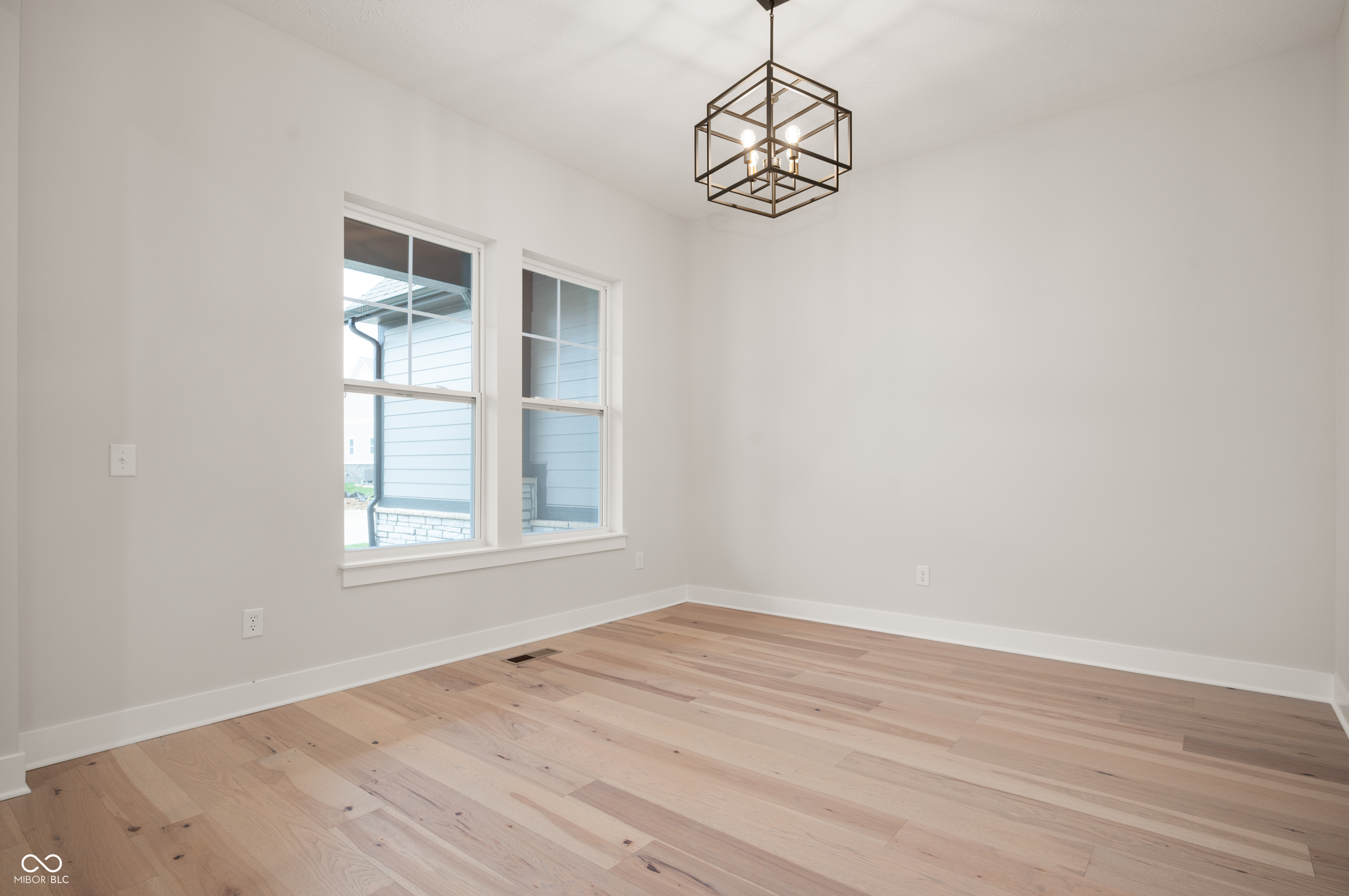 15926 Bellows Avenue