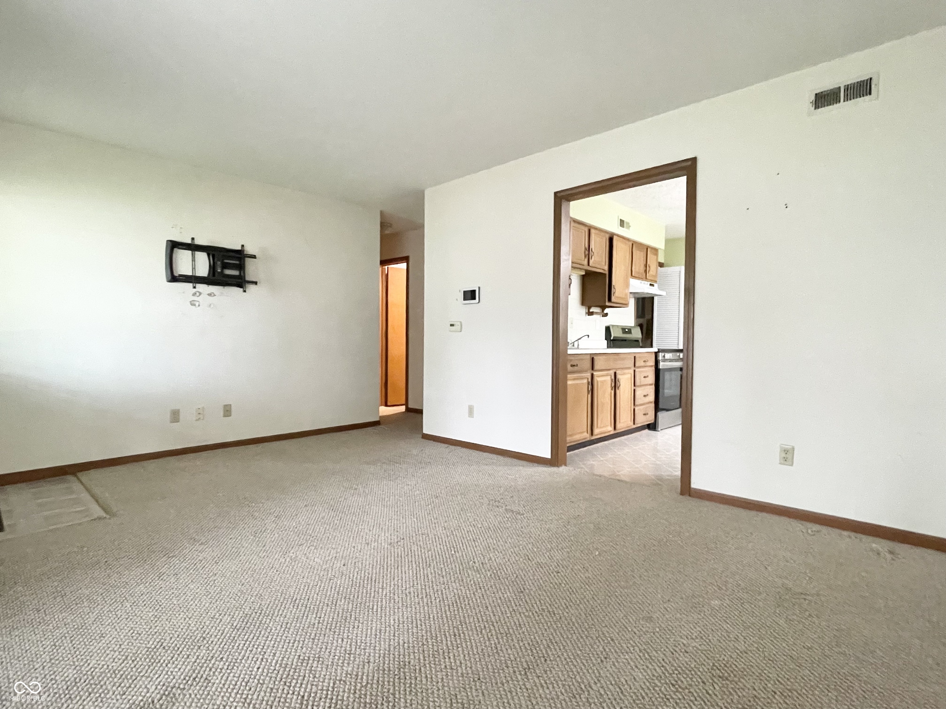 2424 Foxhall Drive