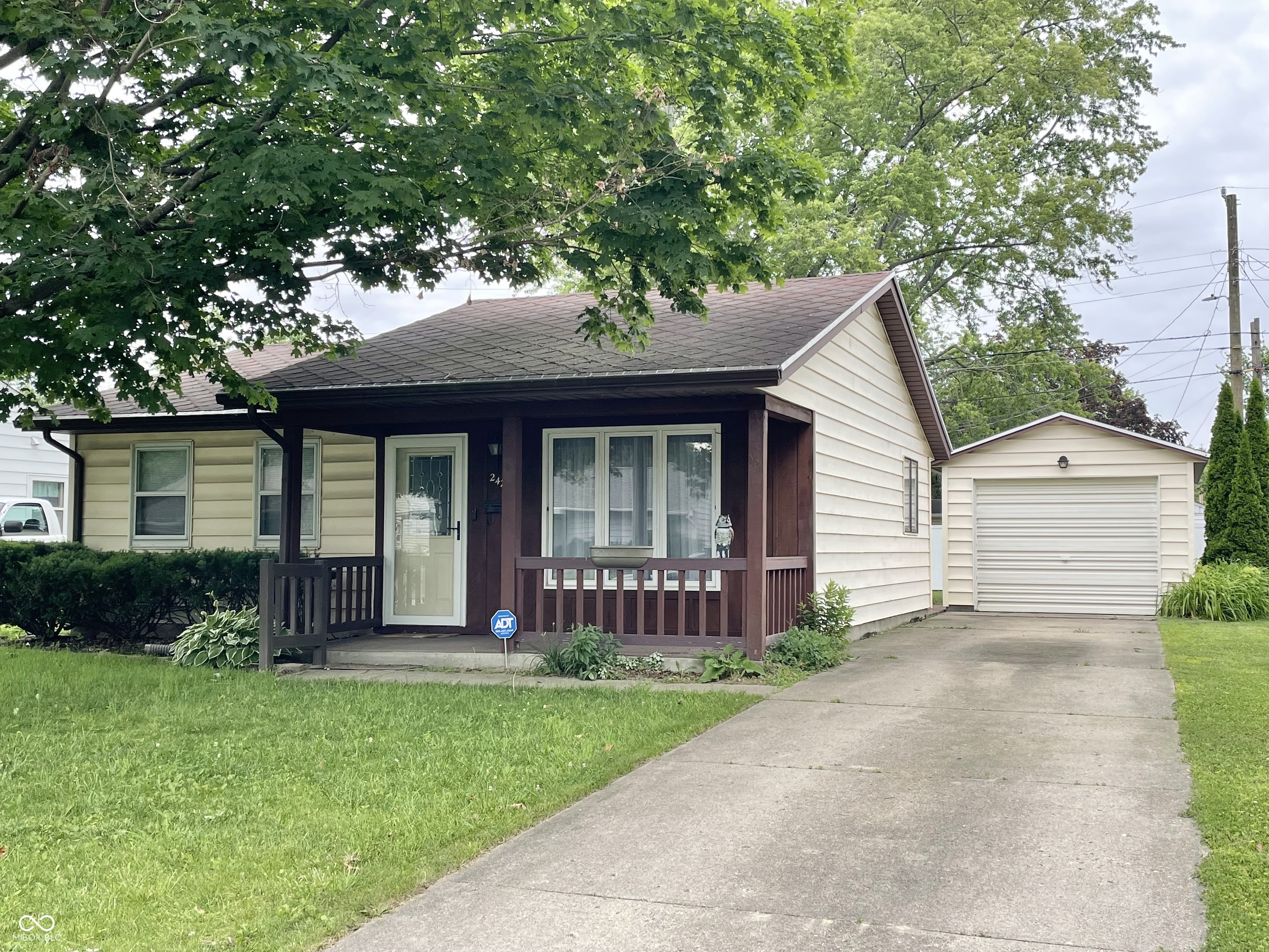 2424 Foxhall Drive