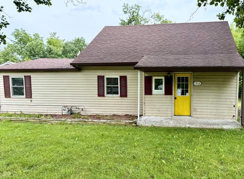 Photo of 1316 R Avenue, New Castle, IN 47362 (MLS # 22119012)