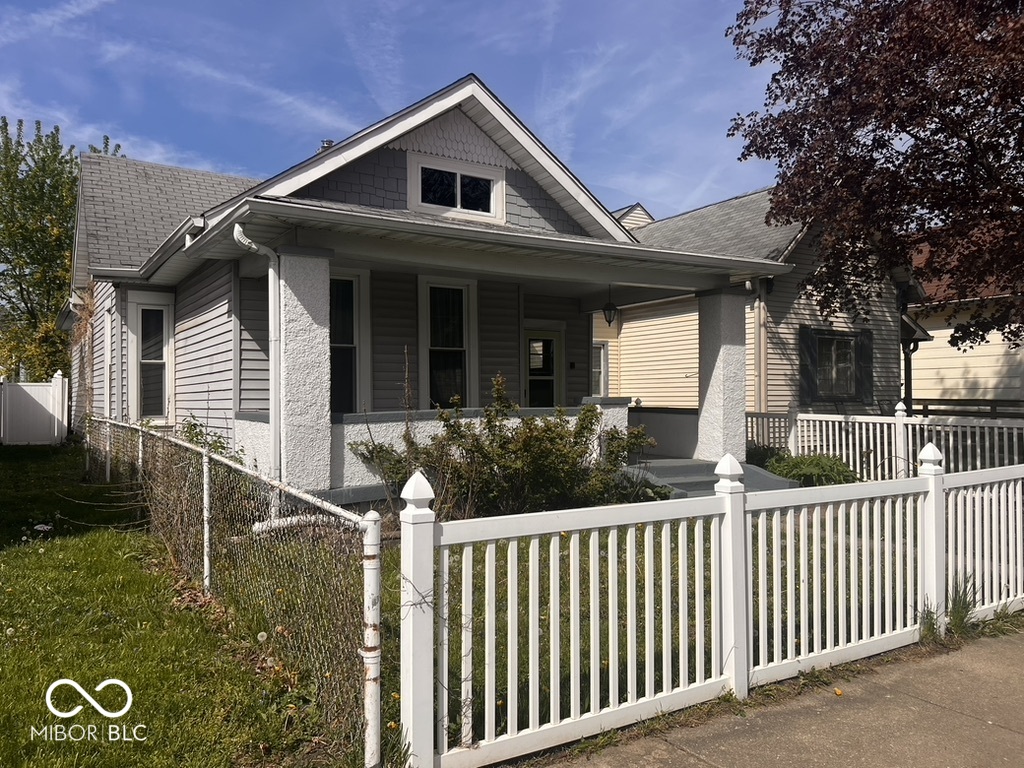 1140 Hoyt Avenue
