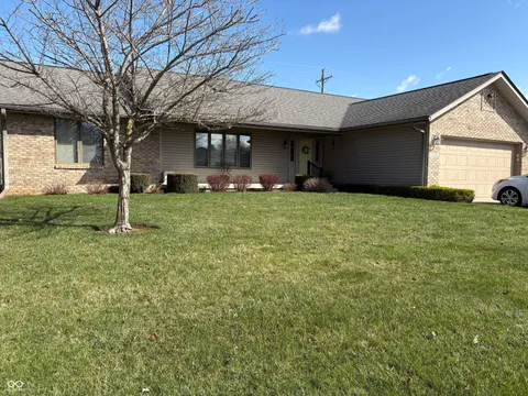 3760 Briar Hill Way, Columbus, IN 47203 - MLS#: 22028740