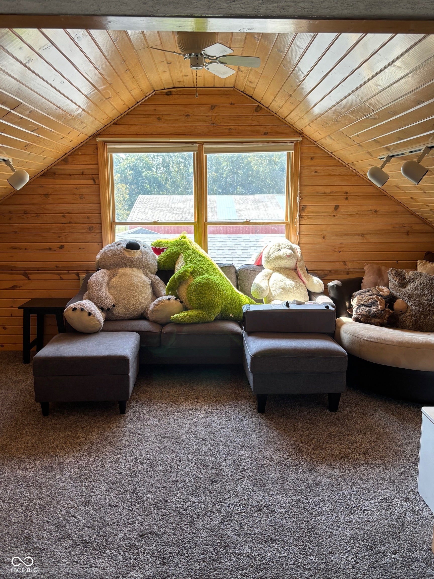 Columbus, Indiana, 47201, United States, 3 Bedrooms Bedrooms, ,2 BathroomsBathrooms,Residential,Active,1954421