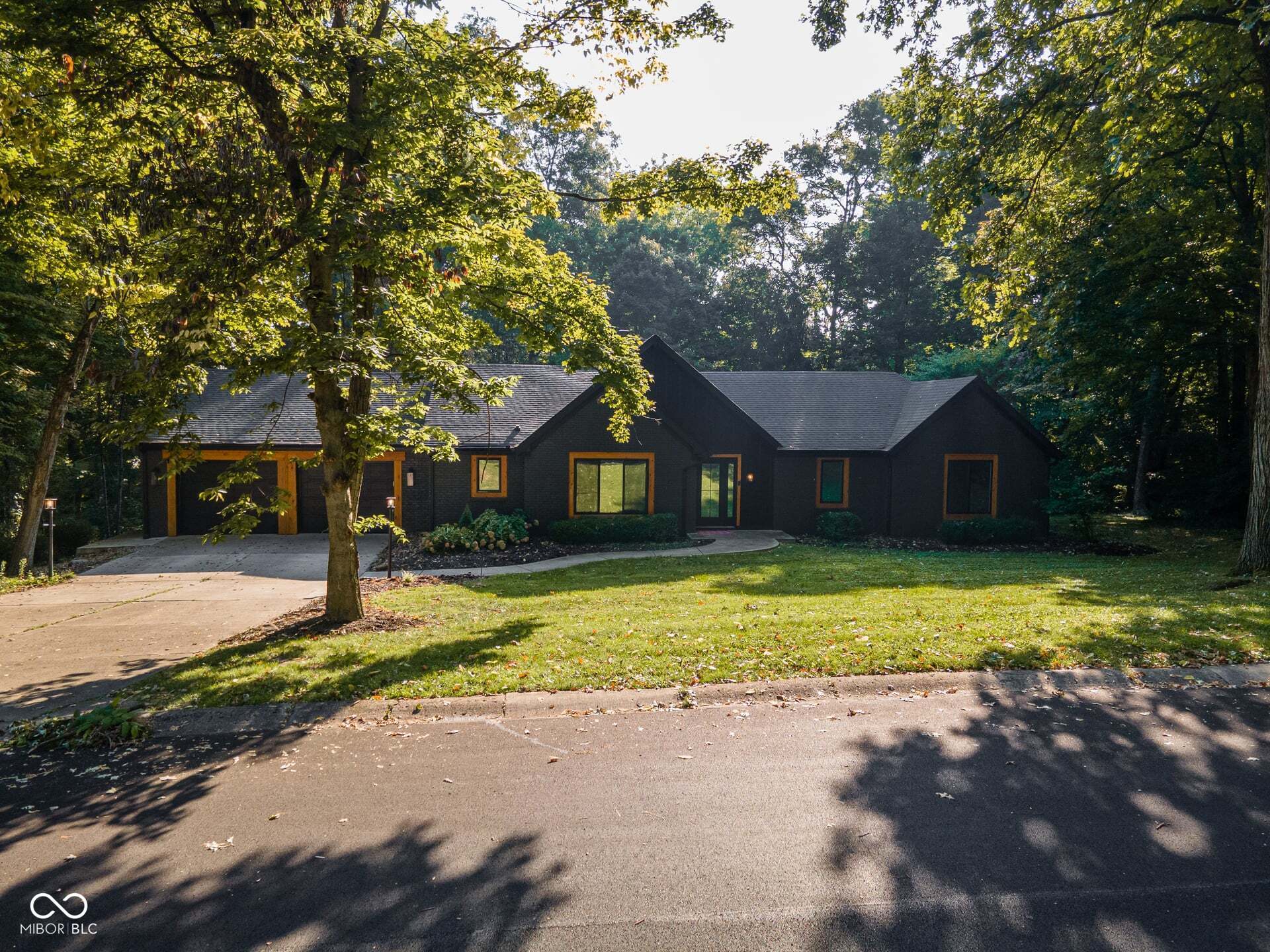 6093 Tremont Boulevard