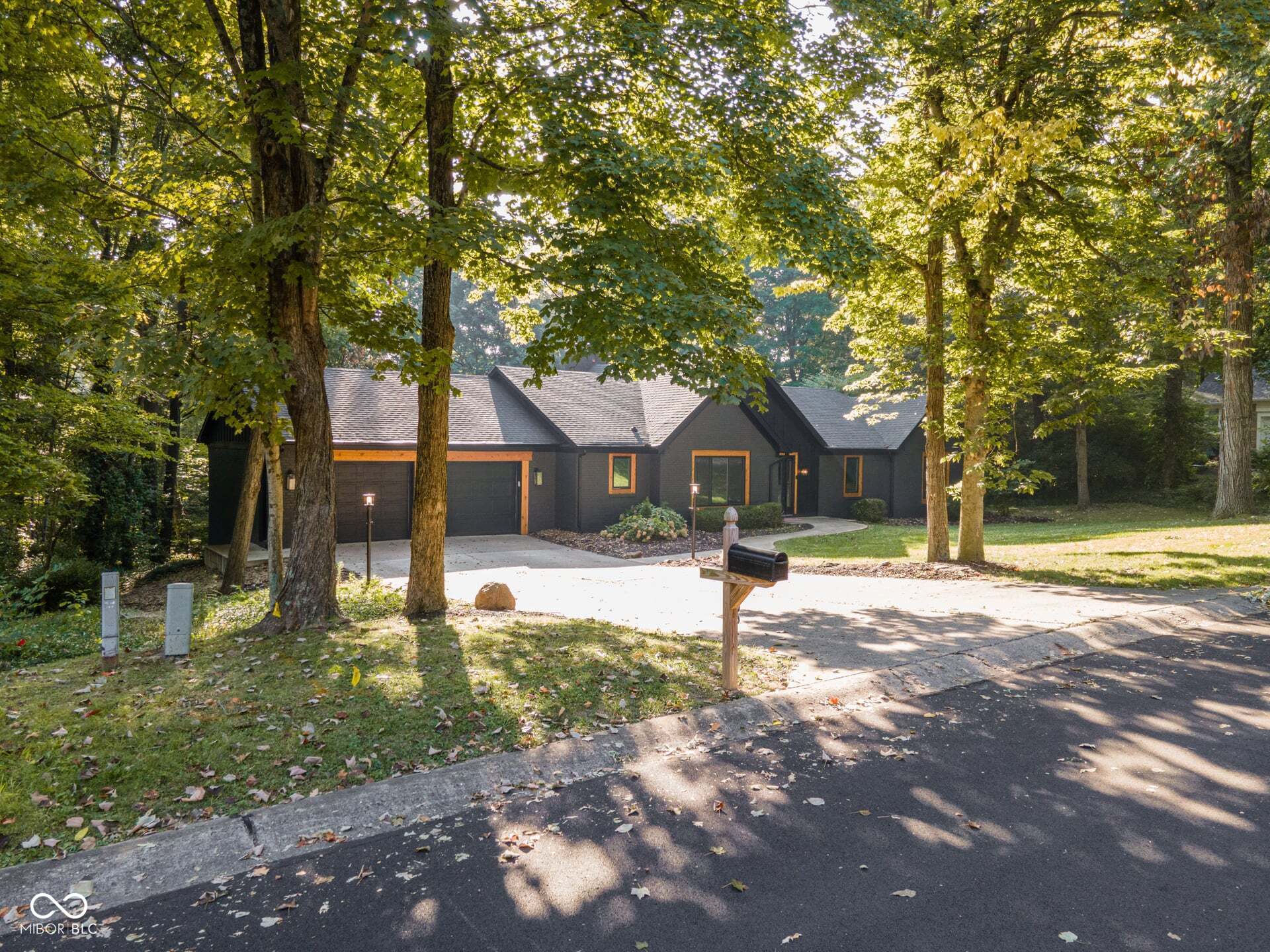 6093 Tremont Boulevard