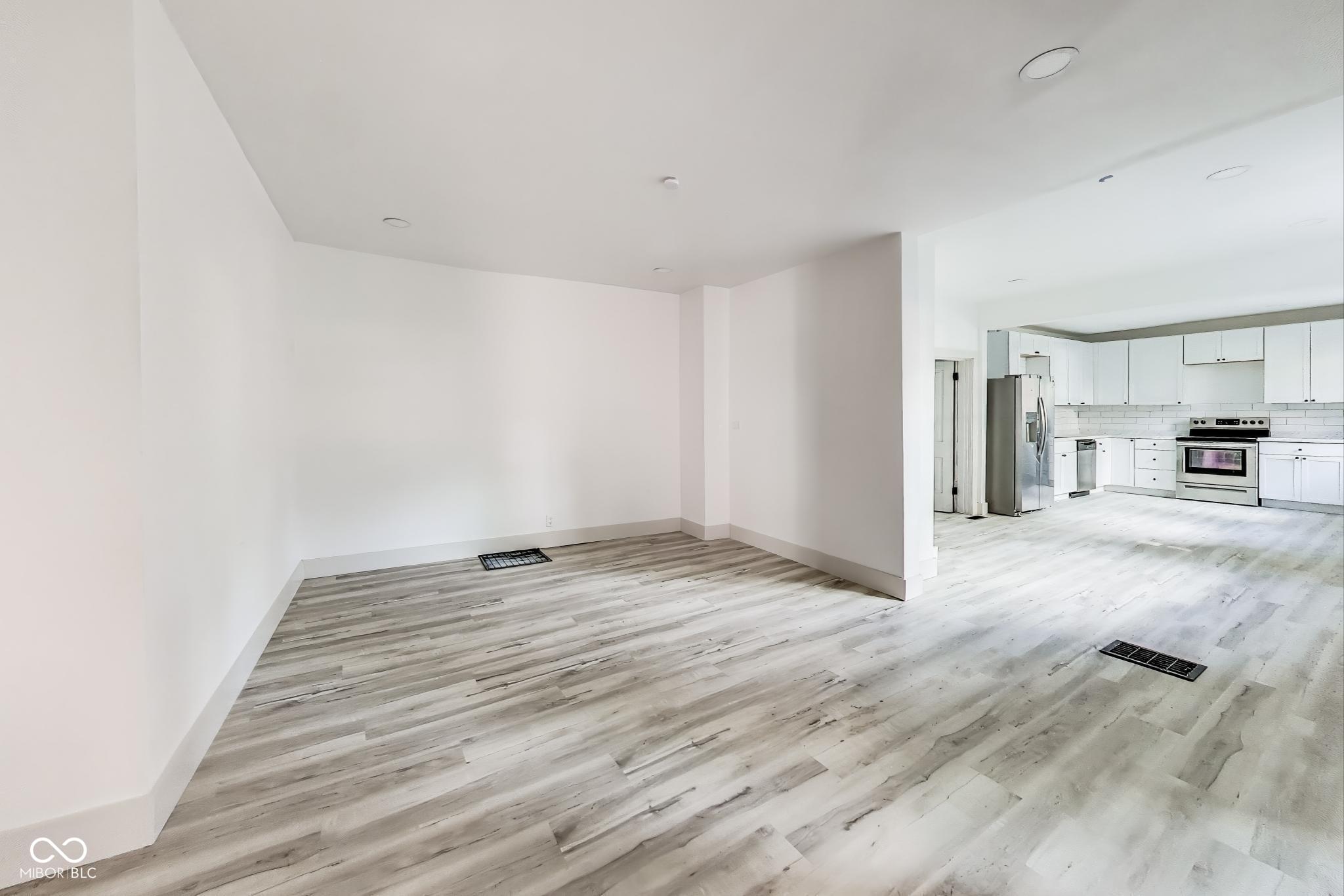 330 W 9th Street