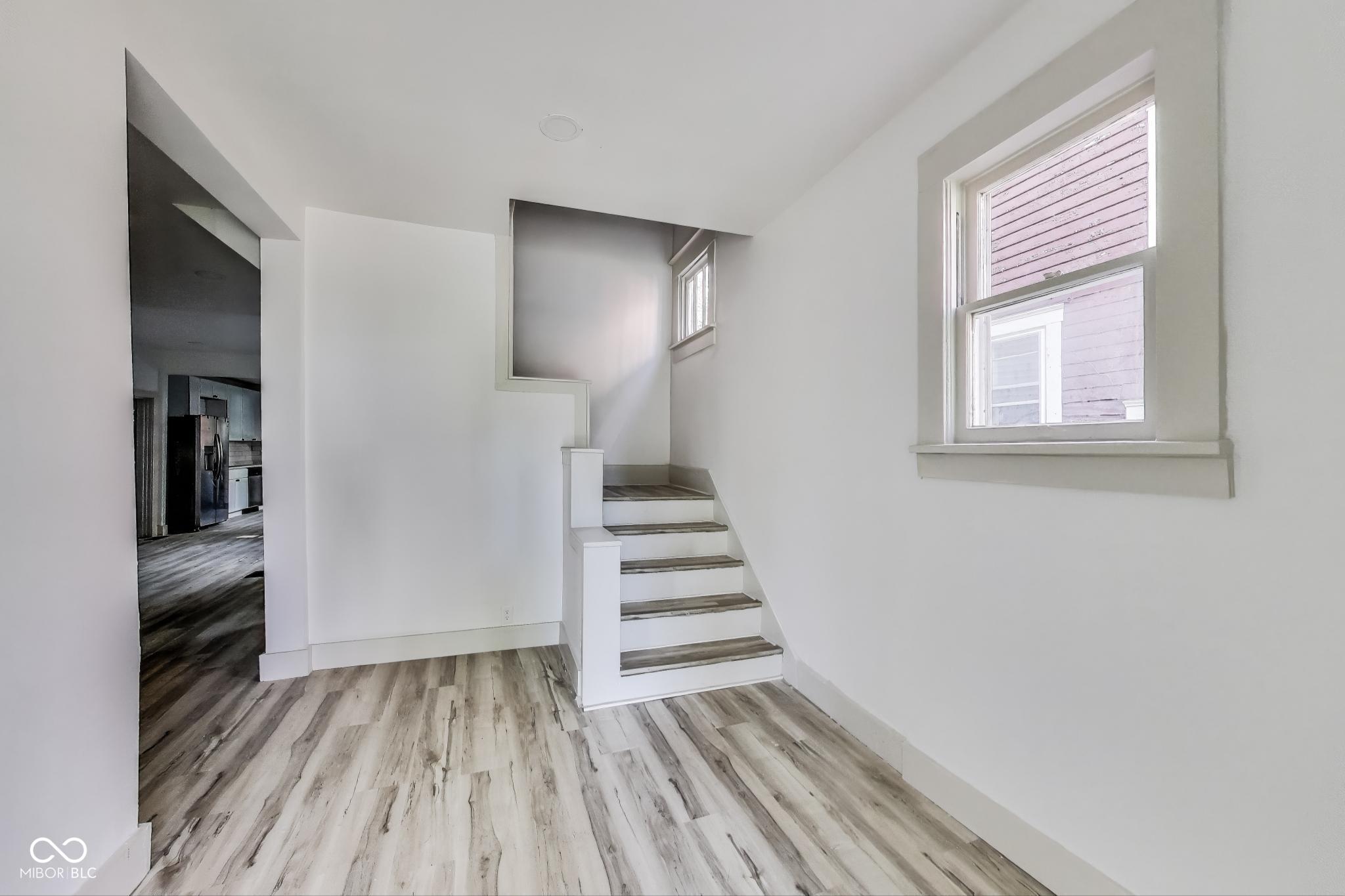 330 W 9th Street