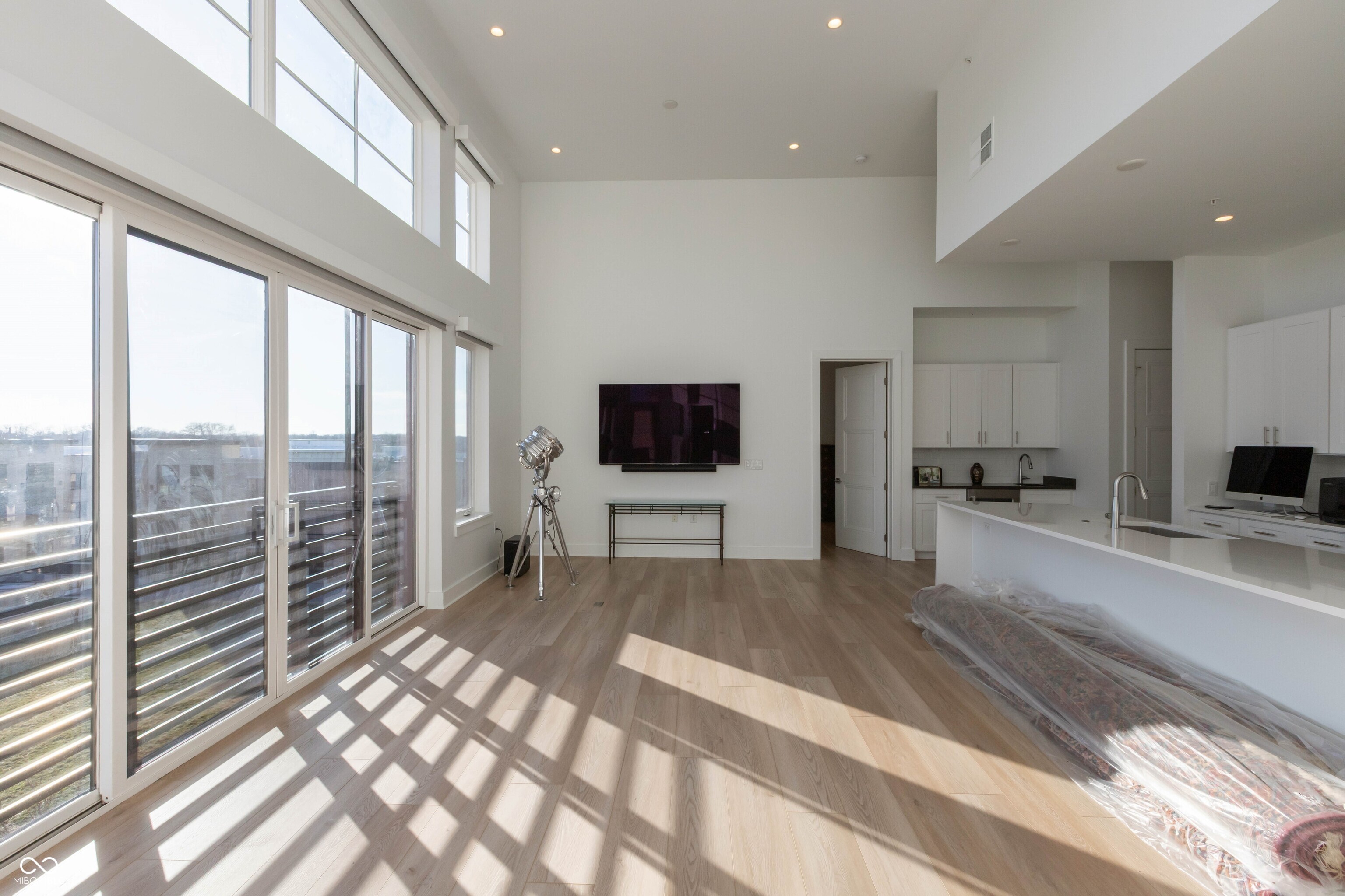 15 W Executive Drive #405