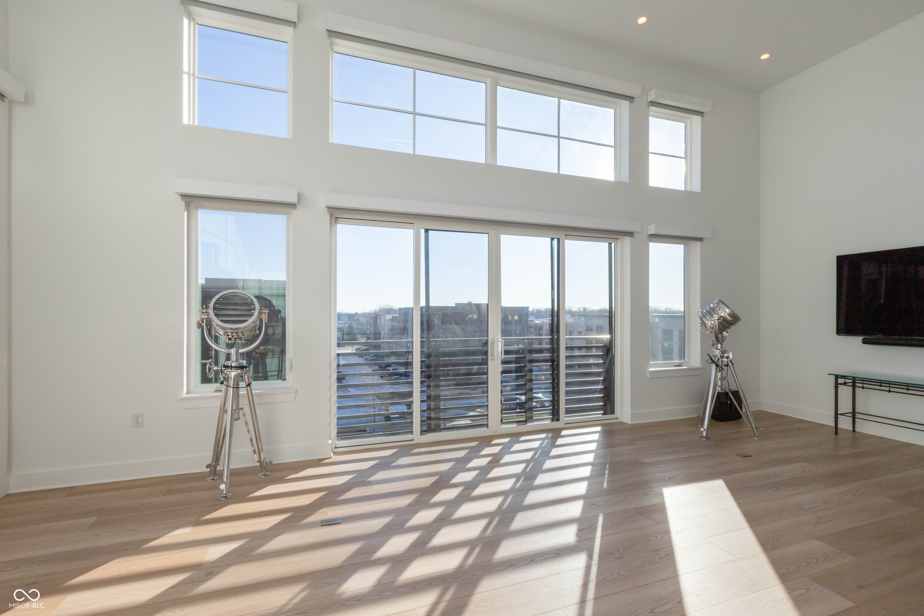 15 W Executive Drive #405