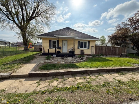 Photo of 61 S West Street, Rosedale, IN 47874 (MLS # 22095114)
